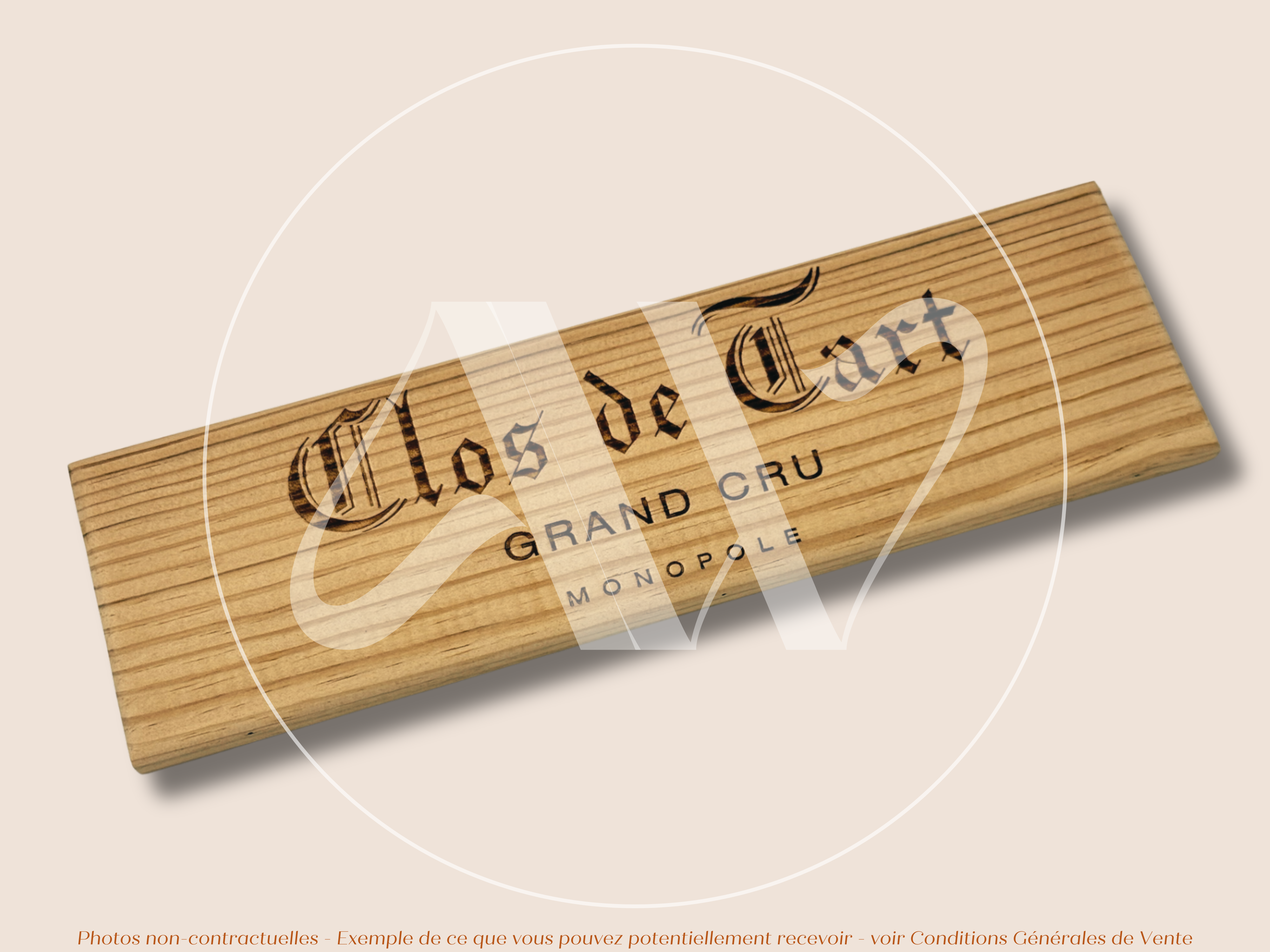 Clos de Tart — Morey-Saint-Denis — Bourgogne — France — Grand Cru Monopole — Sans millésime — 30 × 9 cm — Façade plaque caisse de vin en bois