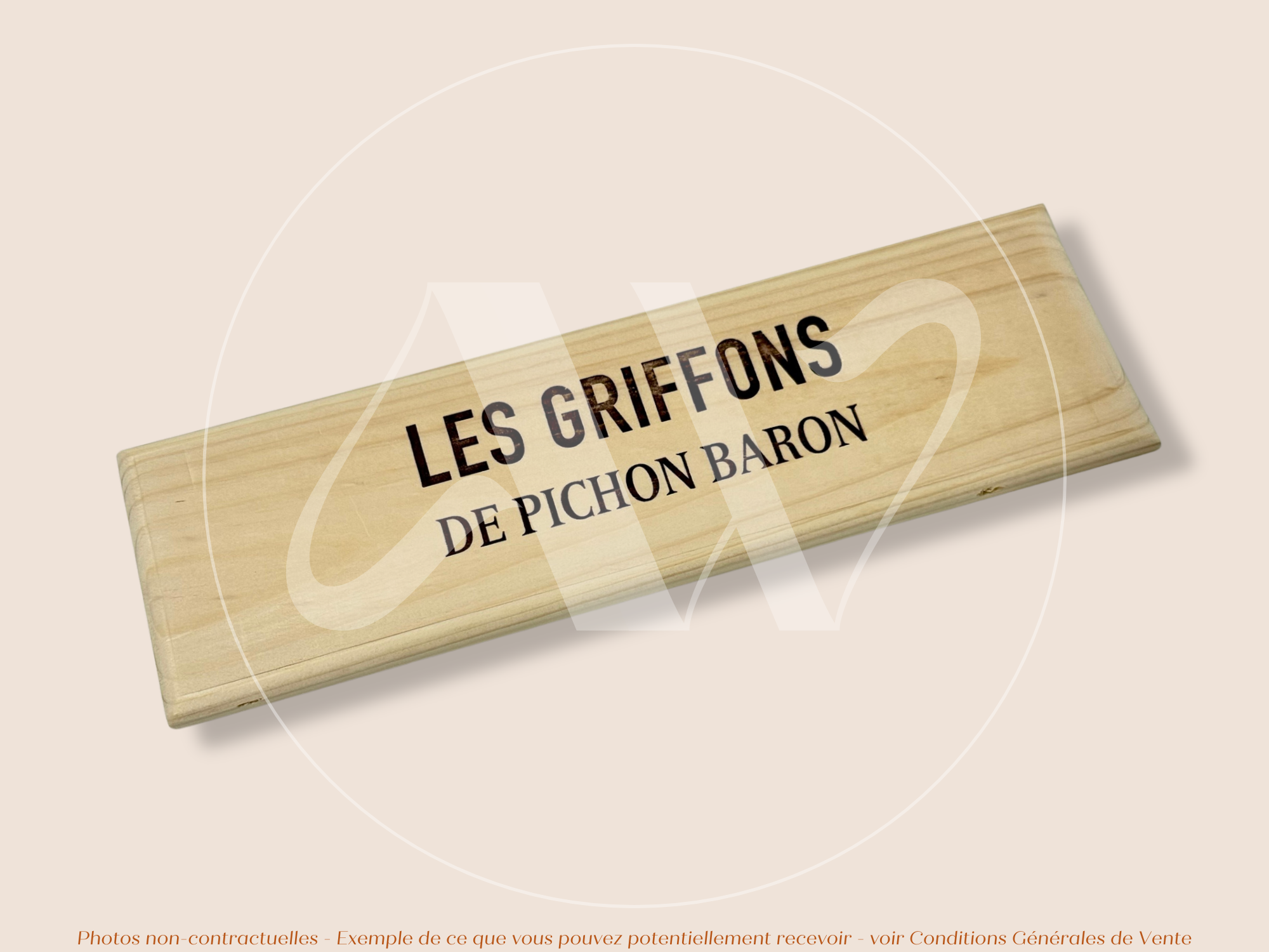Estampe / Façade d'une caisse de vin en bois Les Griffons du Chateau Pichon Baron - 2020 - Bordeaux | Format 6 bouteilles = 30x9 cm