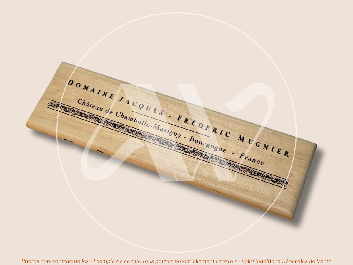 Estampe / Façade d'une caisse de vin en bois du Domaine Jacques-Frédéric MUGNIER - Bourgogne | Format 30x9