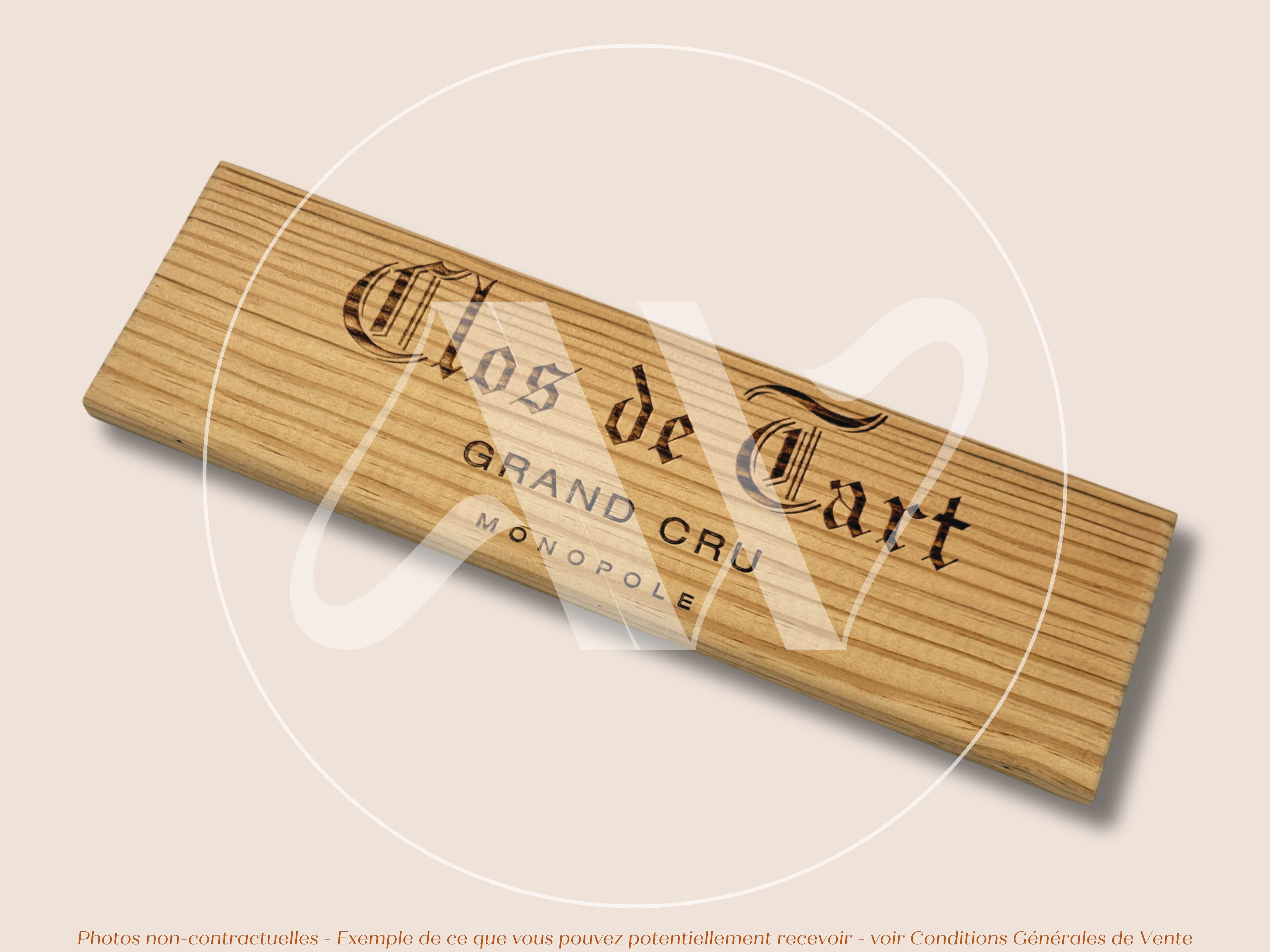 Clos de Tart — Morey-Saint-Denis — Bourgogne — France — Grand Cru Monopole — Sans millésime — 30 × 9 cm — Façade plaque caisse de vin en bois