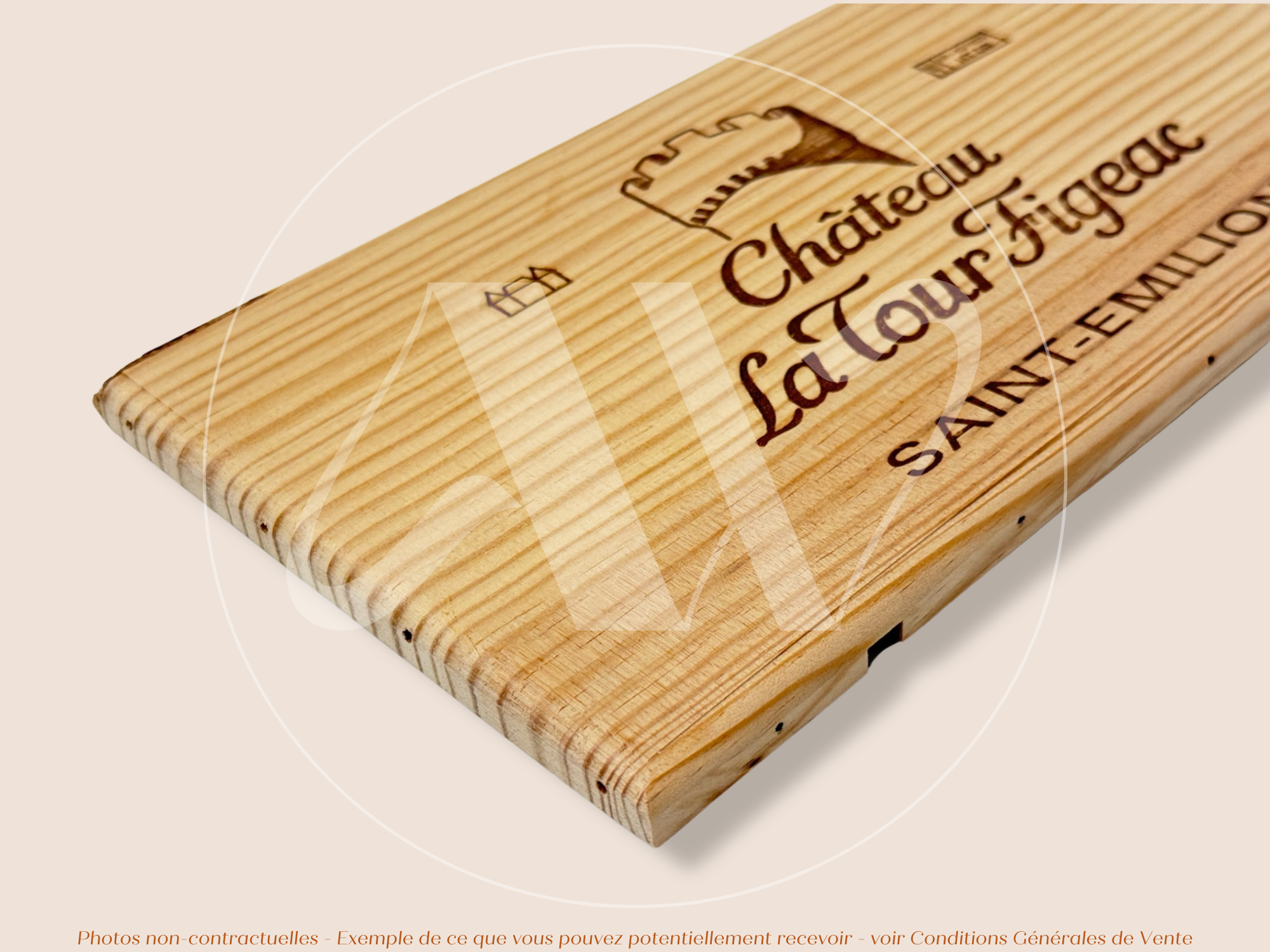 Estampe / Façade d'une caisse de vin en bois du Chateau La Tour Figeac - Saint Emilion - Bordeaux | Format 6 bouteilles = 30x17 cm