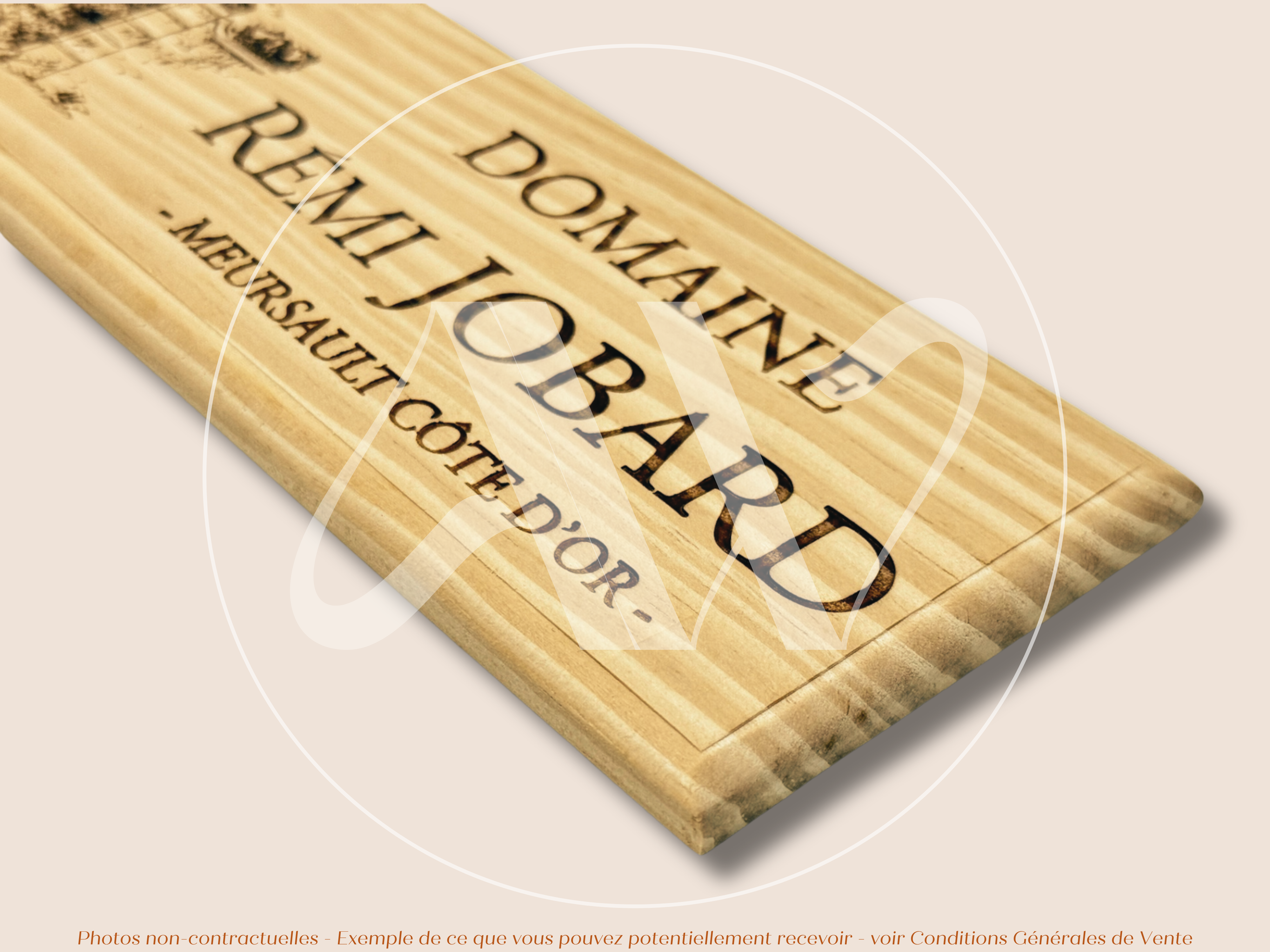 Domaine Rémi Jobard — Meursault — Côte de Beaune — Bourgogne — France — Sans millésime — 30 × 9 cm — Façade plaque caisse de vin en bois