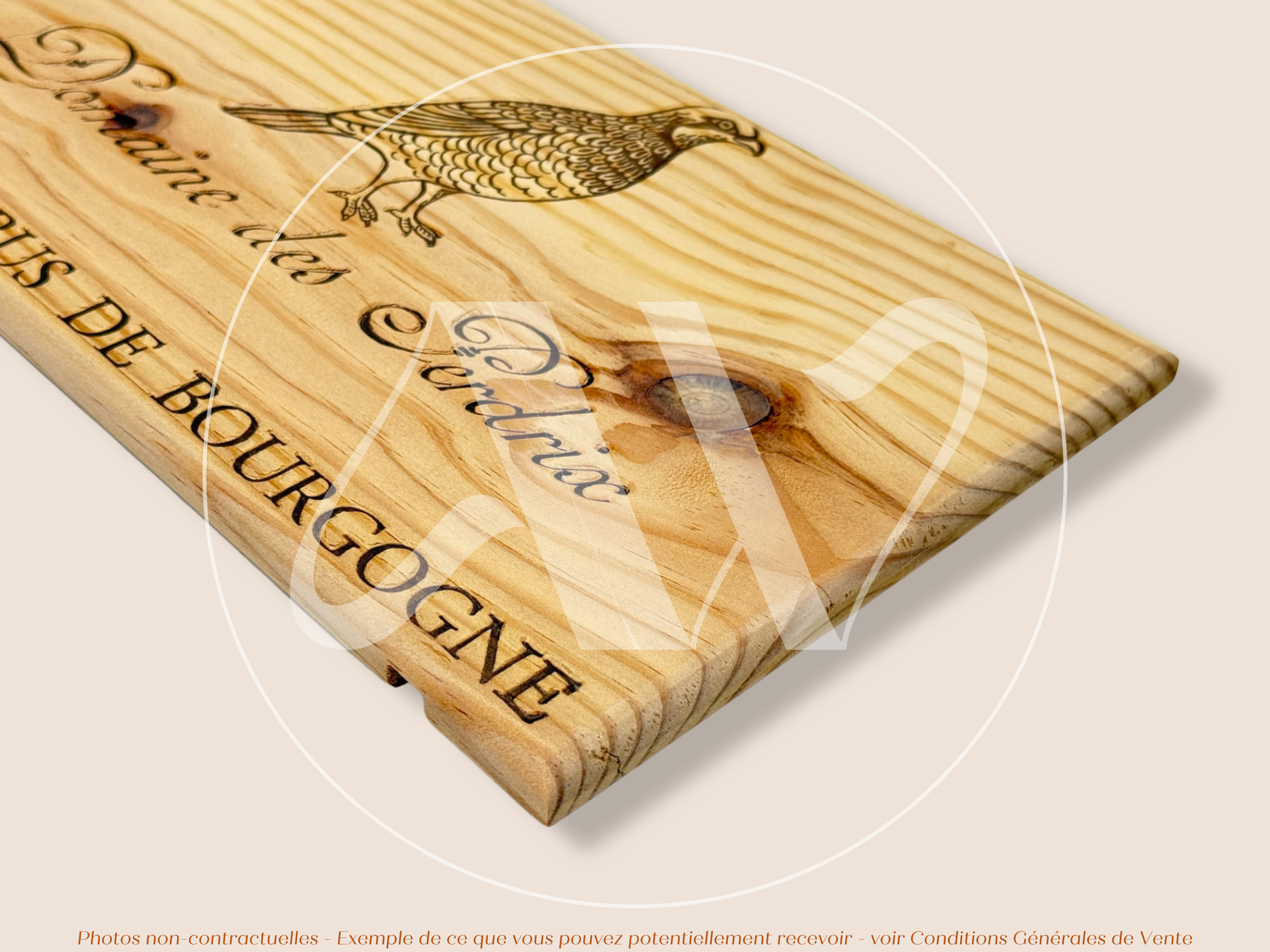Domaine des Perdrix — Côte de Nuits — Bourgogne — France — Sans millésime — 30 × 17 cm — Façade flamme caisse de vin en bois
