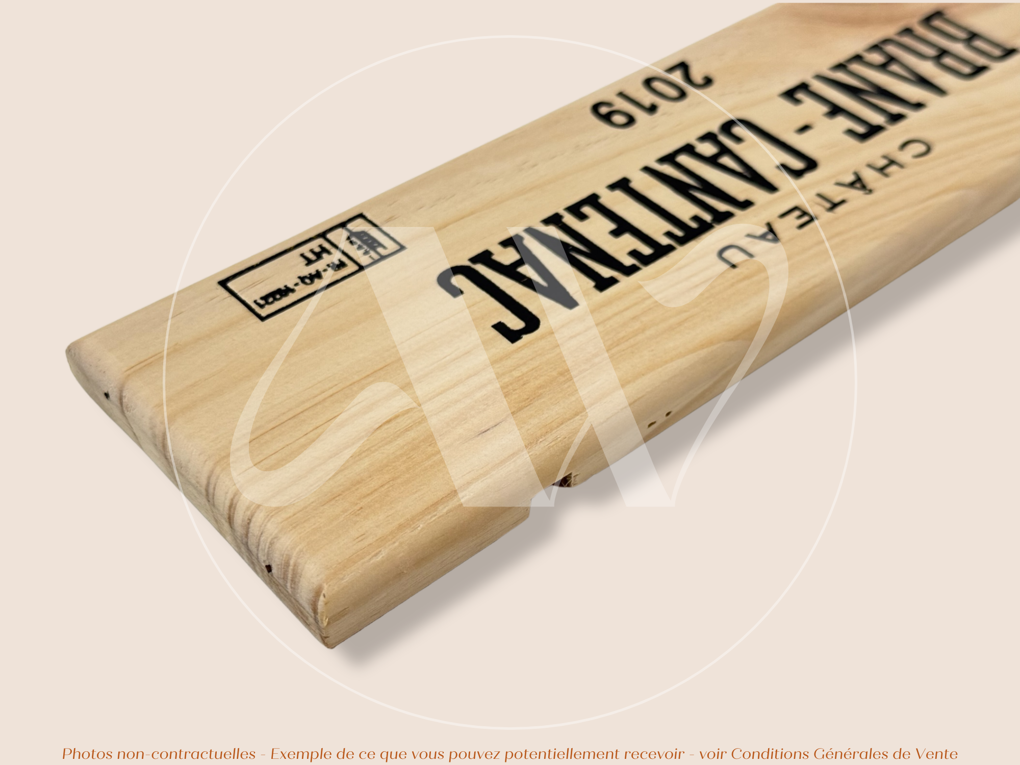 Estampe / Façade d'une caisse de vin en bois du Chateau Brane Cantenac - 2019 - Margaux - Bordeaux | Format = 30x9 cm