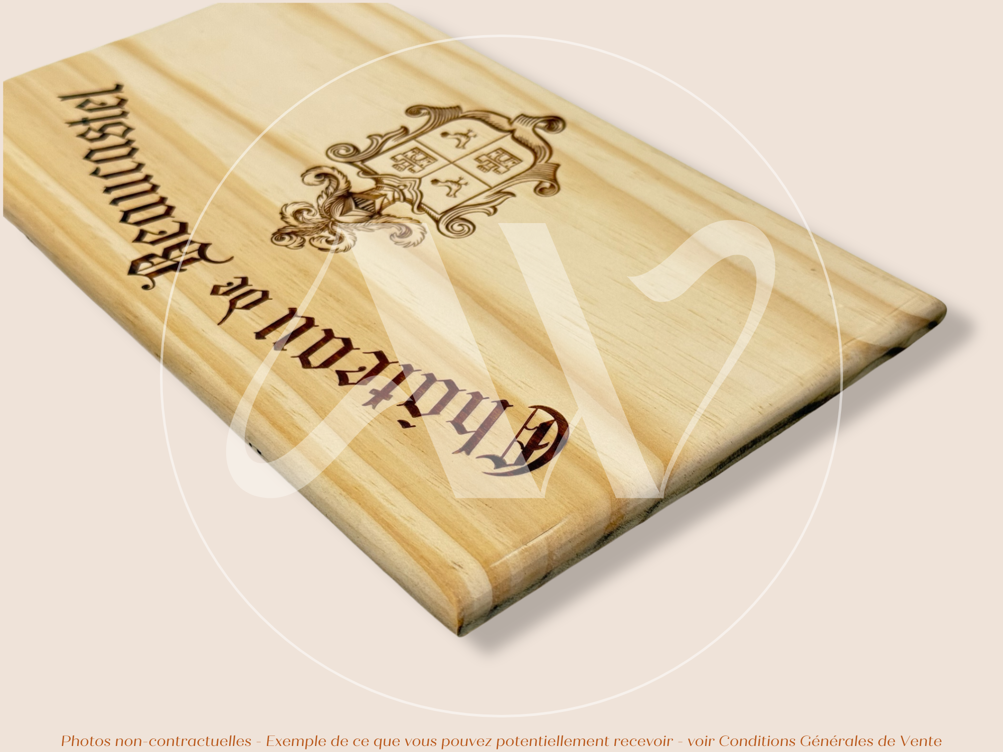 Estampe / Façade d'une caisse de vin en bois du Chateau de Beaucastel - Vallée du Rhone | Format 6 bouteilles = 30x17 cm