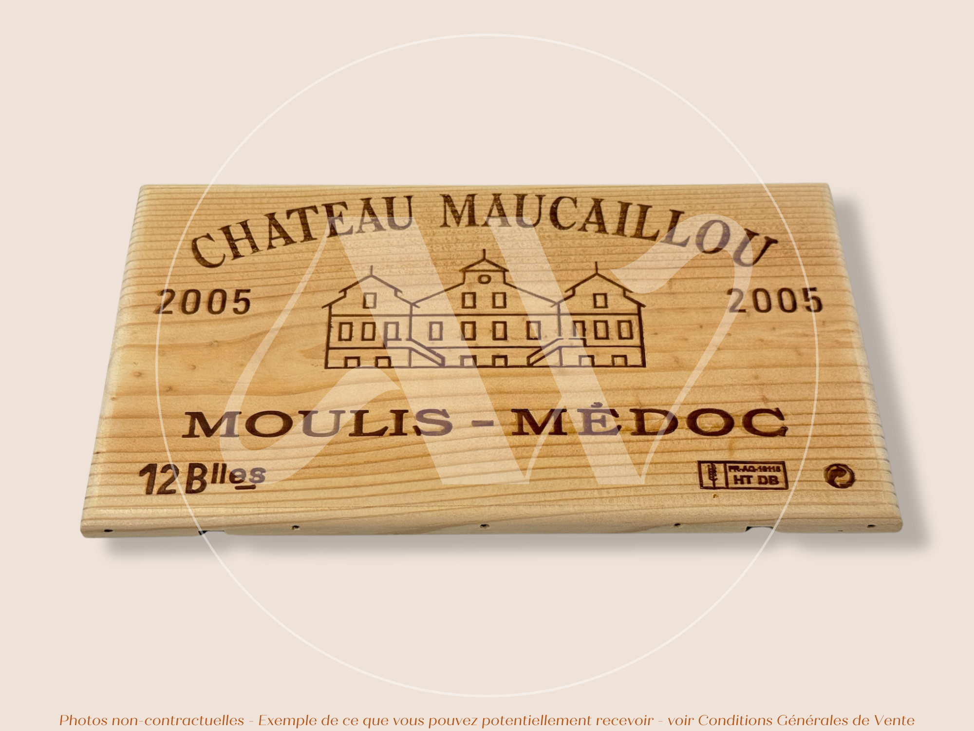 Estampe / Façade d'une caisse de vin en bois du Chateau Maucaillou - Moulis en Médoc- 2005 - Bordeaux | Format 12 bouteilles = 30x17 cm