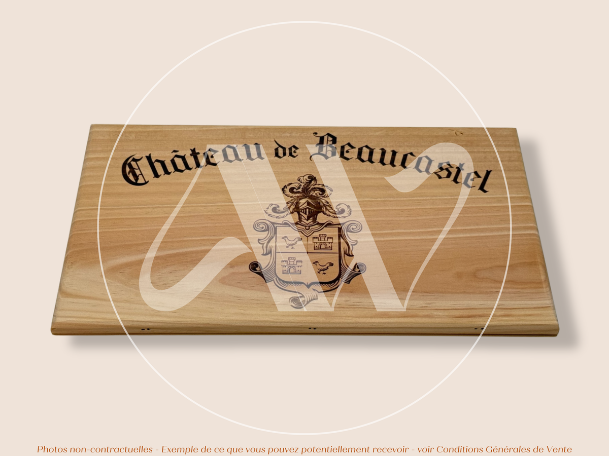 Estampe / Façade d'une caisse de vin en bois du Chateau de Beaucastel - Vallée du Rhone | Format 6 bouteilles = 30x17 cm