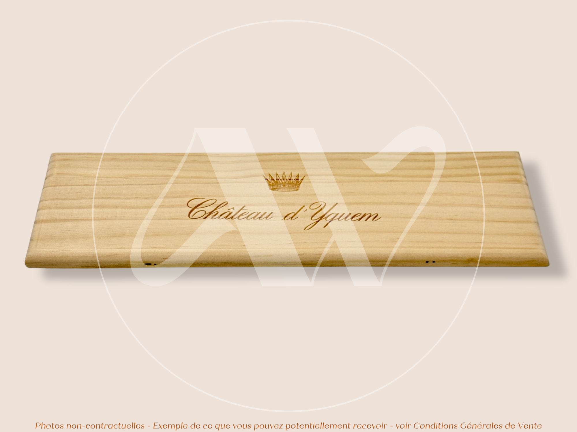 Estampe / Façade d'une caisse de vin en bois du Chateau Yquem - Sauternes - Bordeaux | Format 1 bouteille = 30x9