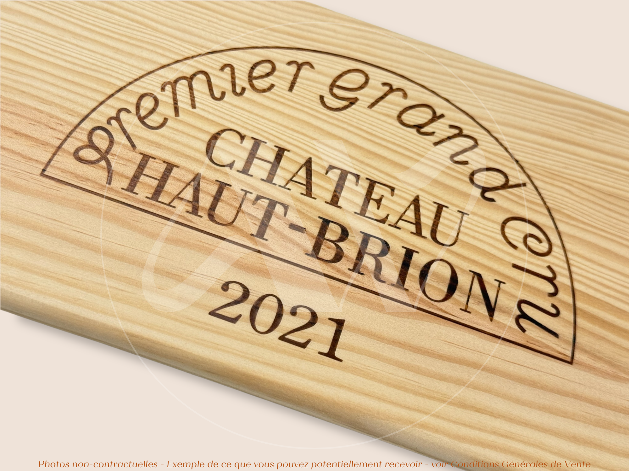 Estampe / Façade d'une caisse de vin en bois du Chateau Haut Brion 2021 - Bordeaux | Format 12 bouteilles = 30x17 cm