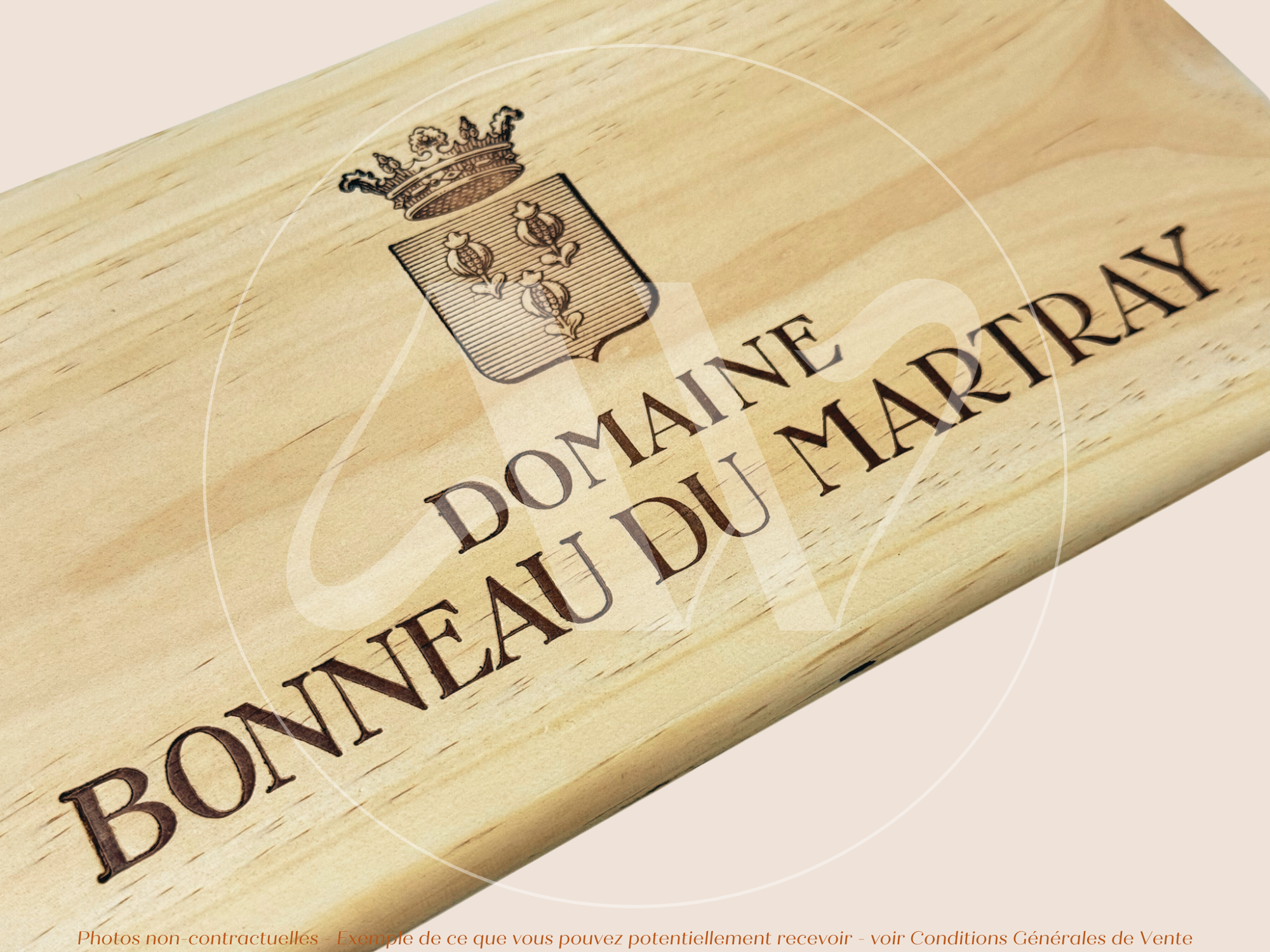 Estampe / Façade d'une caisse de vin en bois du Domaine Bonneau du Martray - Bourgogne | Format 6 bouteilles = 30x17 cm
