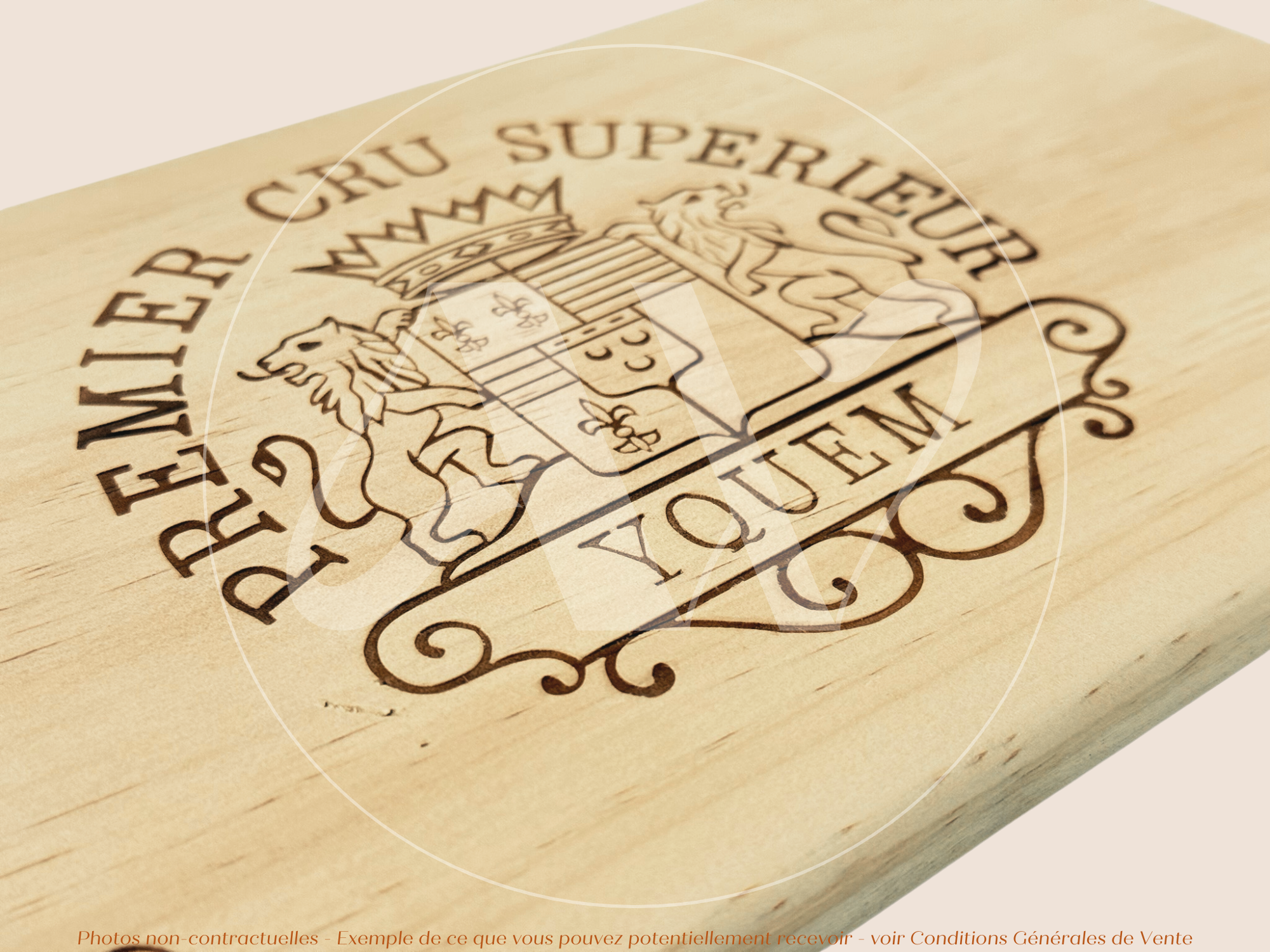 Estampe / Façade d'une caisse de vin en bois du Chateau Yquem 2008 - Sauternes - Bordeaux | Format 6 bouteilles = 30x17