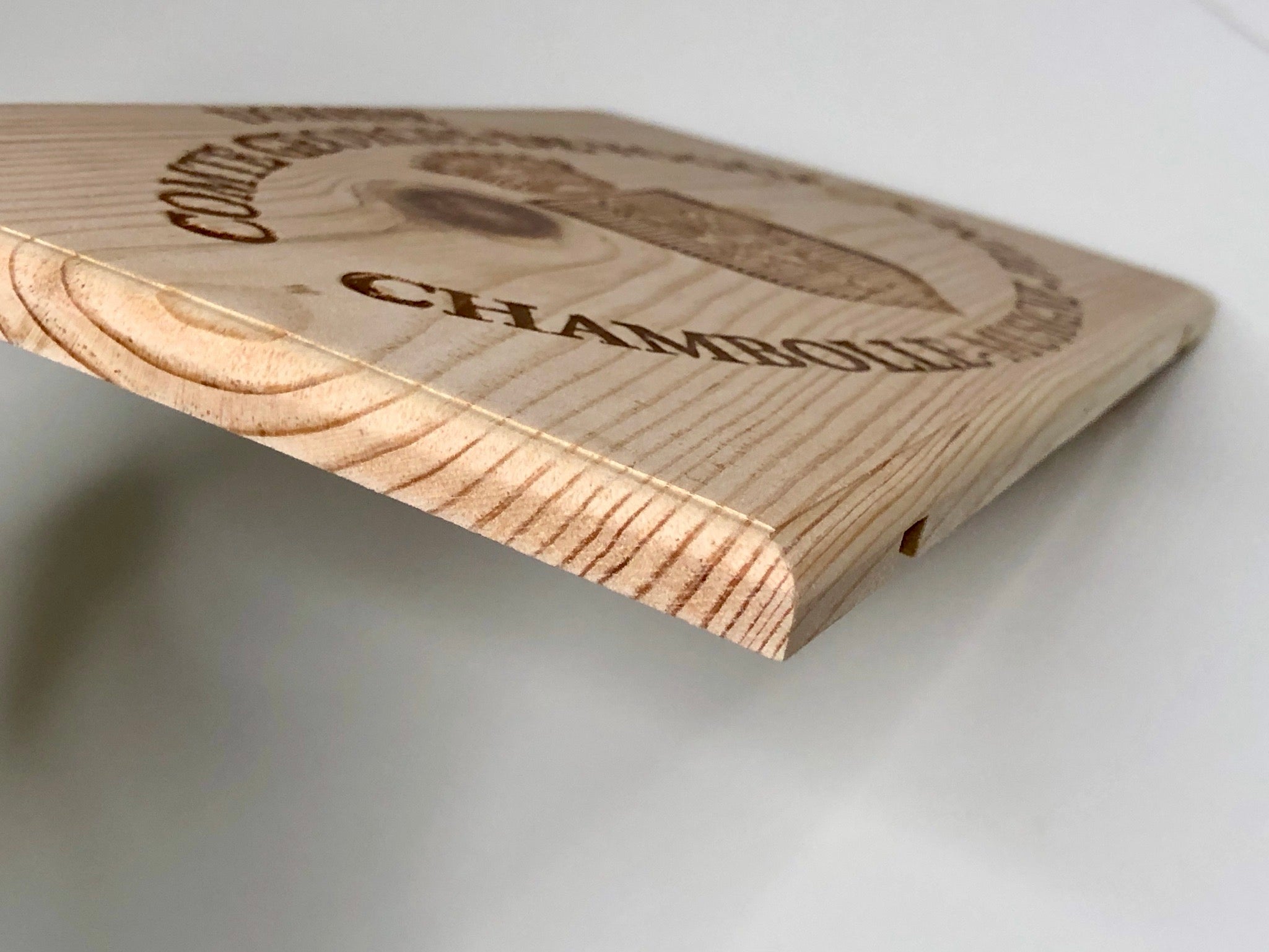 Estampe / Façade d'une caisse de vin en bois du Domaine Comte Georges de Vogue - Bourgogne | Format 6 bouteilles = 30x17 cm
