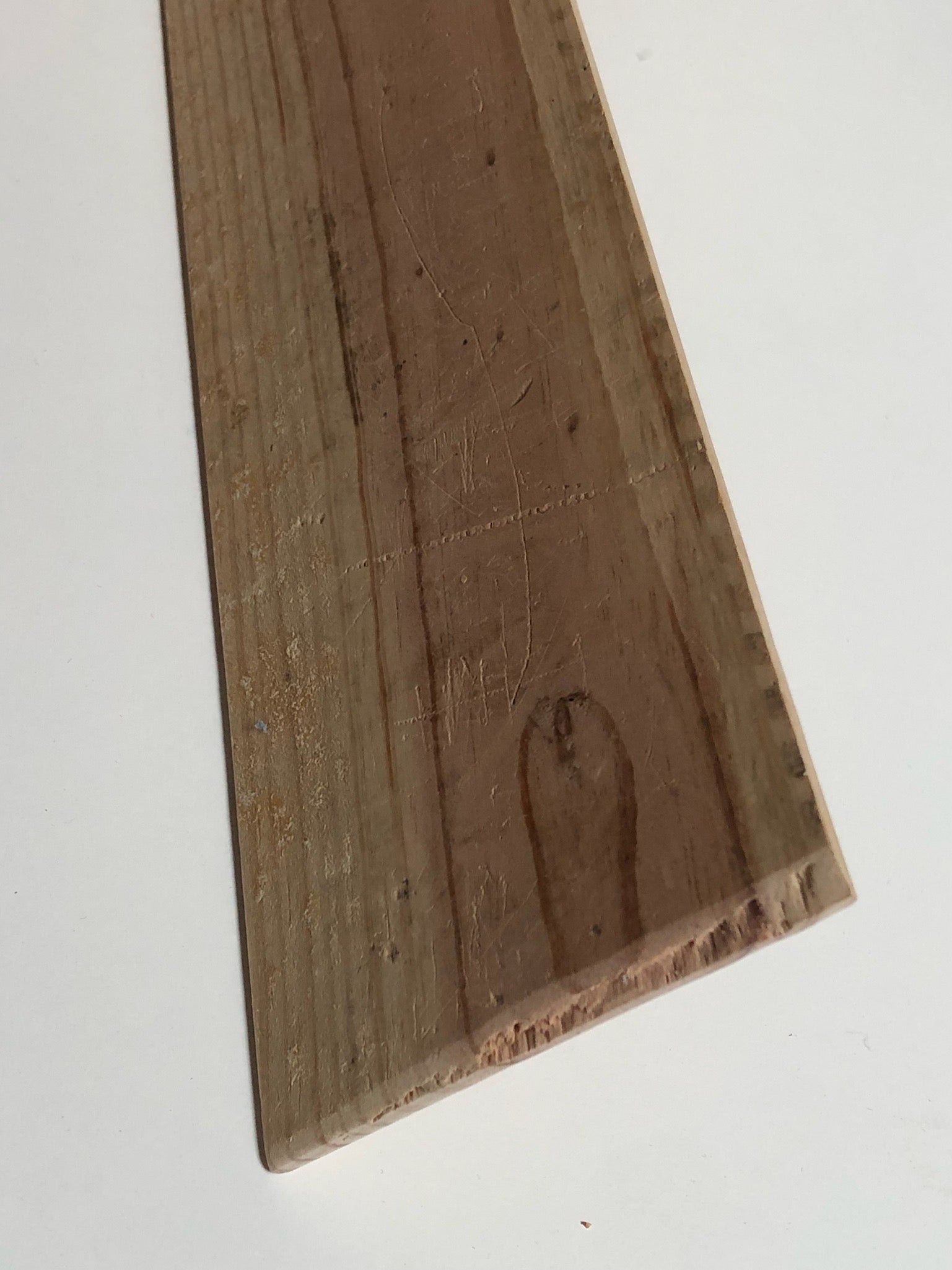 Estampe / Façade d'une caisse de vin en bois du Chateau PETRUS - Bordeaux | Format 1 bouteille = 30x9 cm