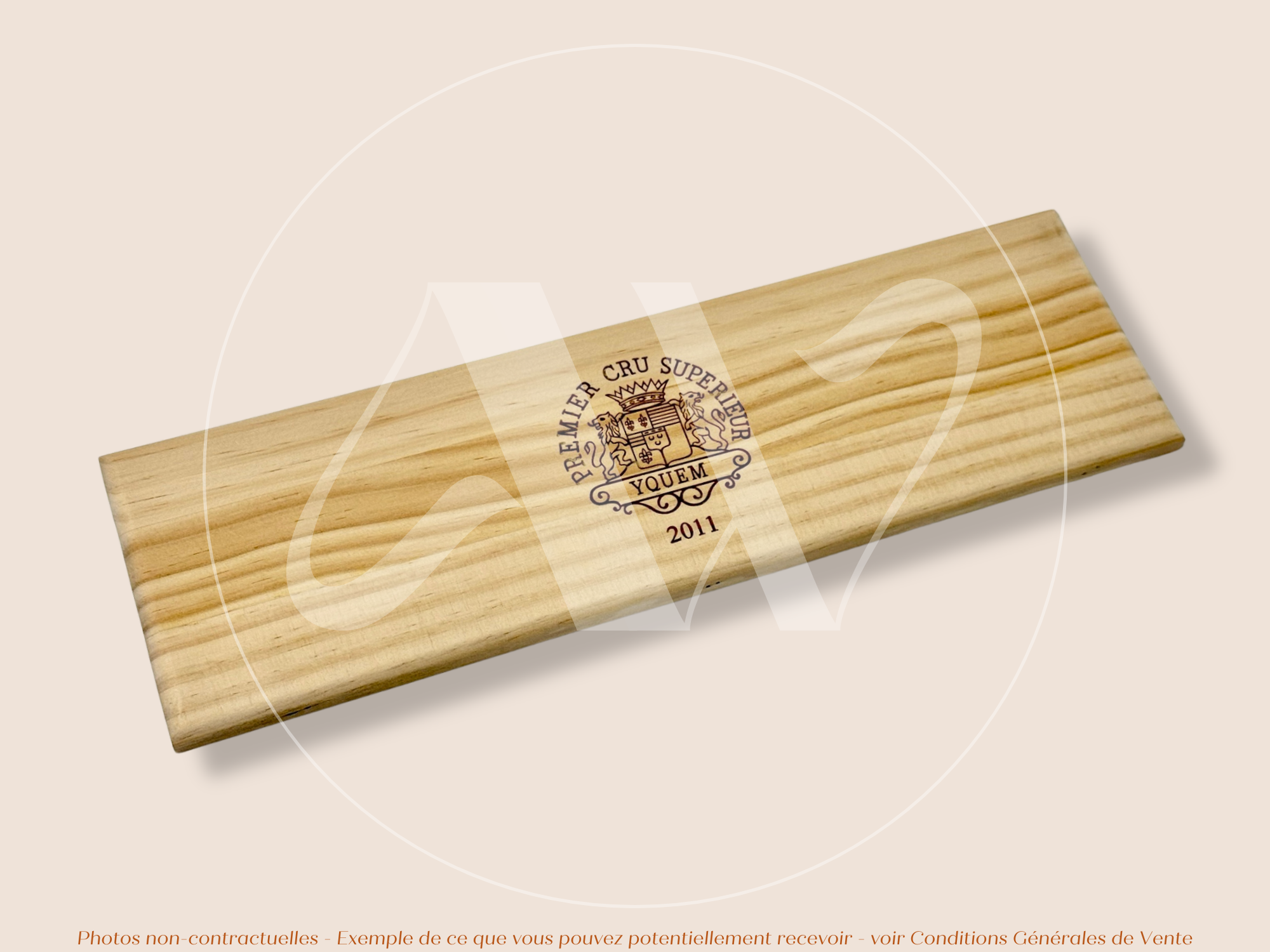 Estampe / Façade d'une caisse de vin en bois du Chateau Yquem 2011 - Sauternes - Bordeaux | Format 1 bouteille = 30x9