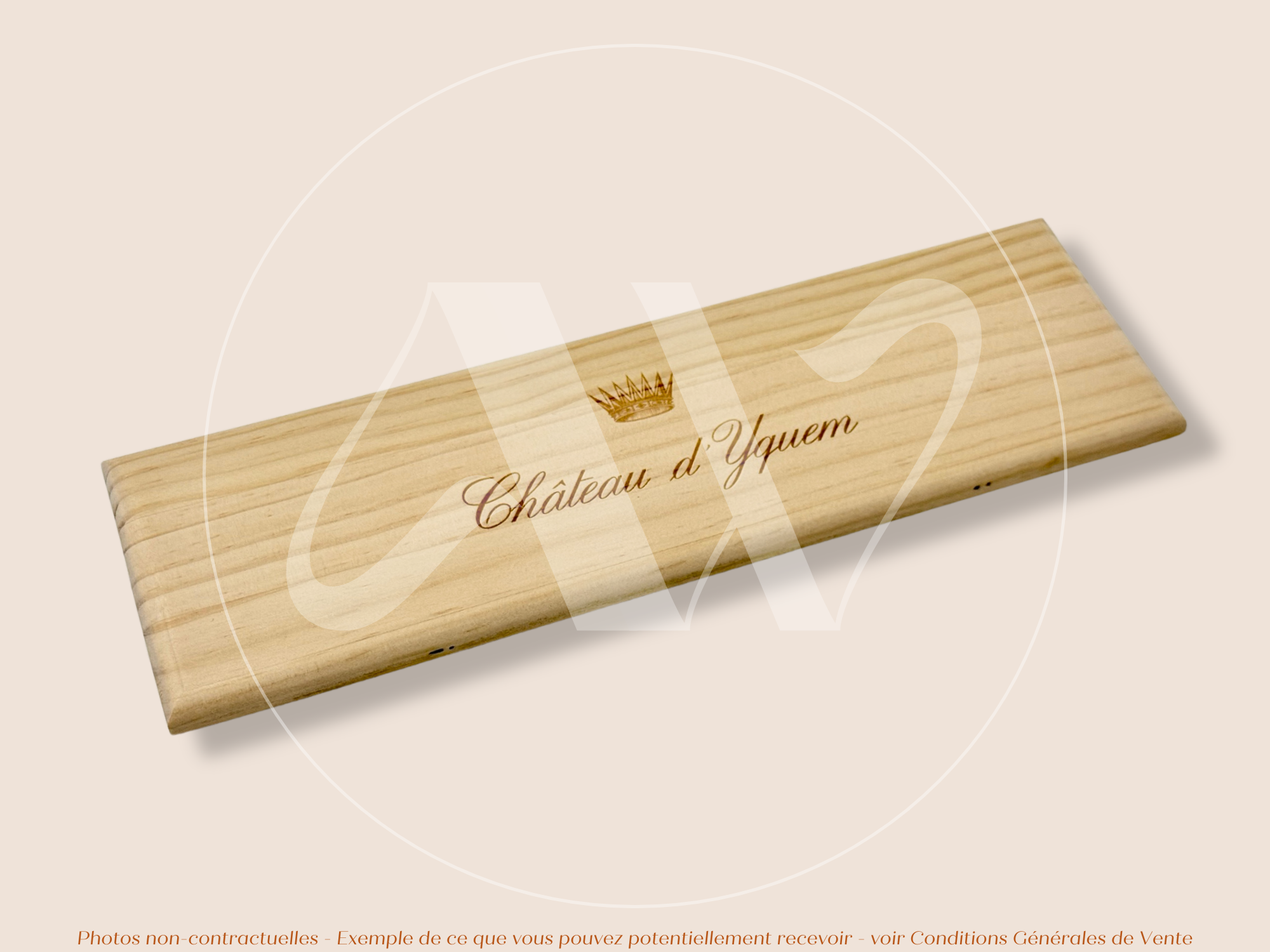 Estampe / Façade d'une caisse de vin en bois du Chateau Yquem - Sauternes - Bordeaux | Format 1 bouteille = 30x9