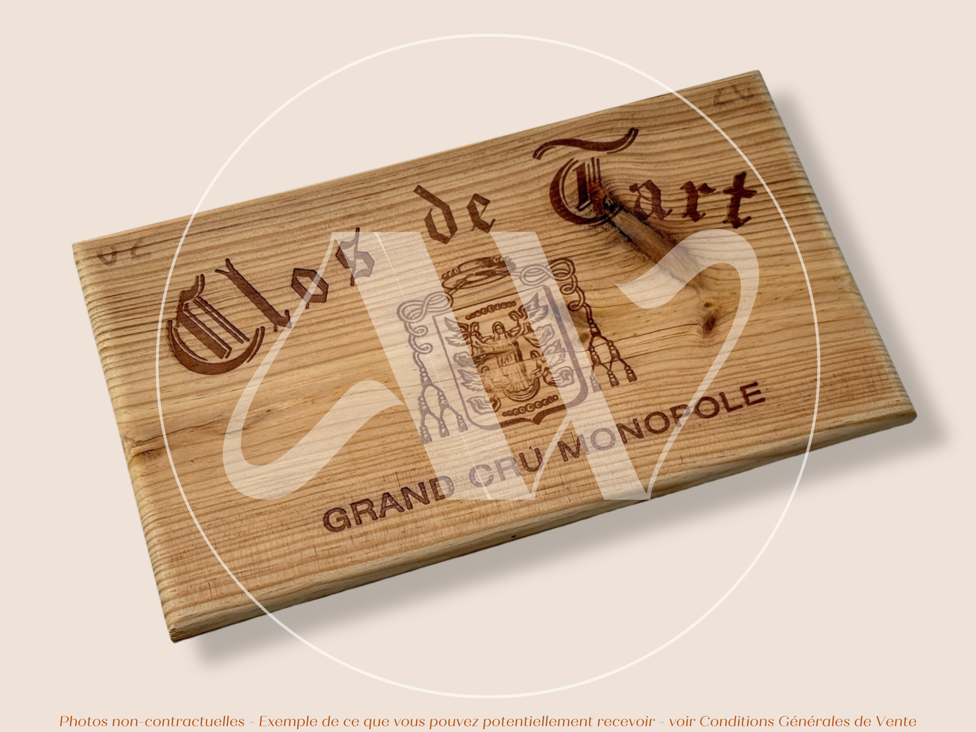 Clos de Tart — Bourgogne — France — Clos de Tart Grand Cru Monopole — Sans millésime — 30 × 17 cm — Façade caisse de vin en bois