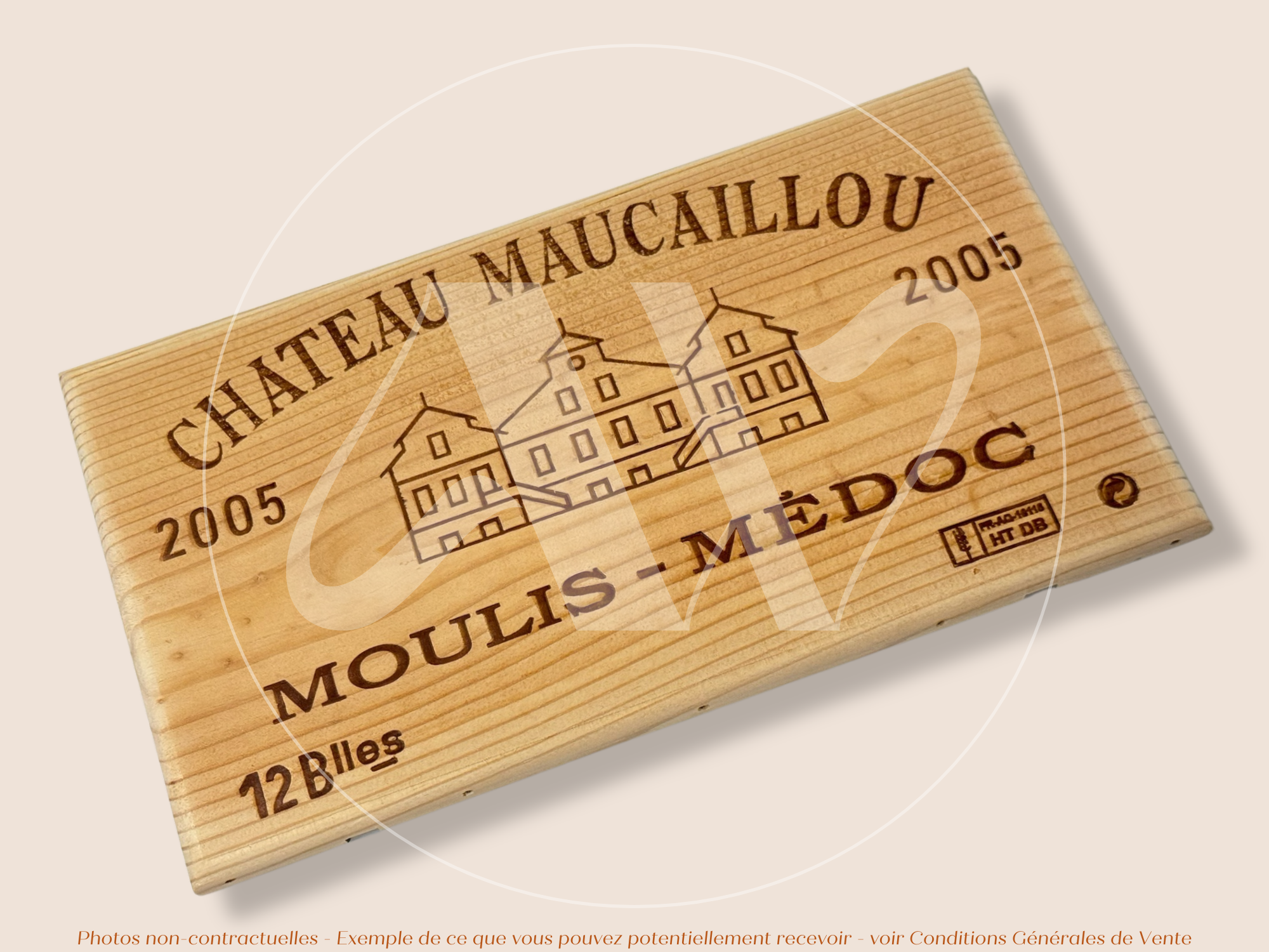Estampe / Façade d'une caisse de vin en bois du Chateau Maucaillou - Moulis en Médoc- 2005 - Bordeaux | Format 12 bouteilles = 30x17 cm