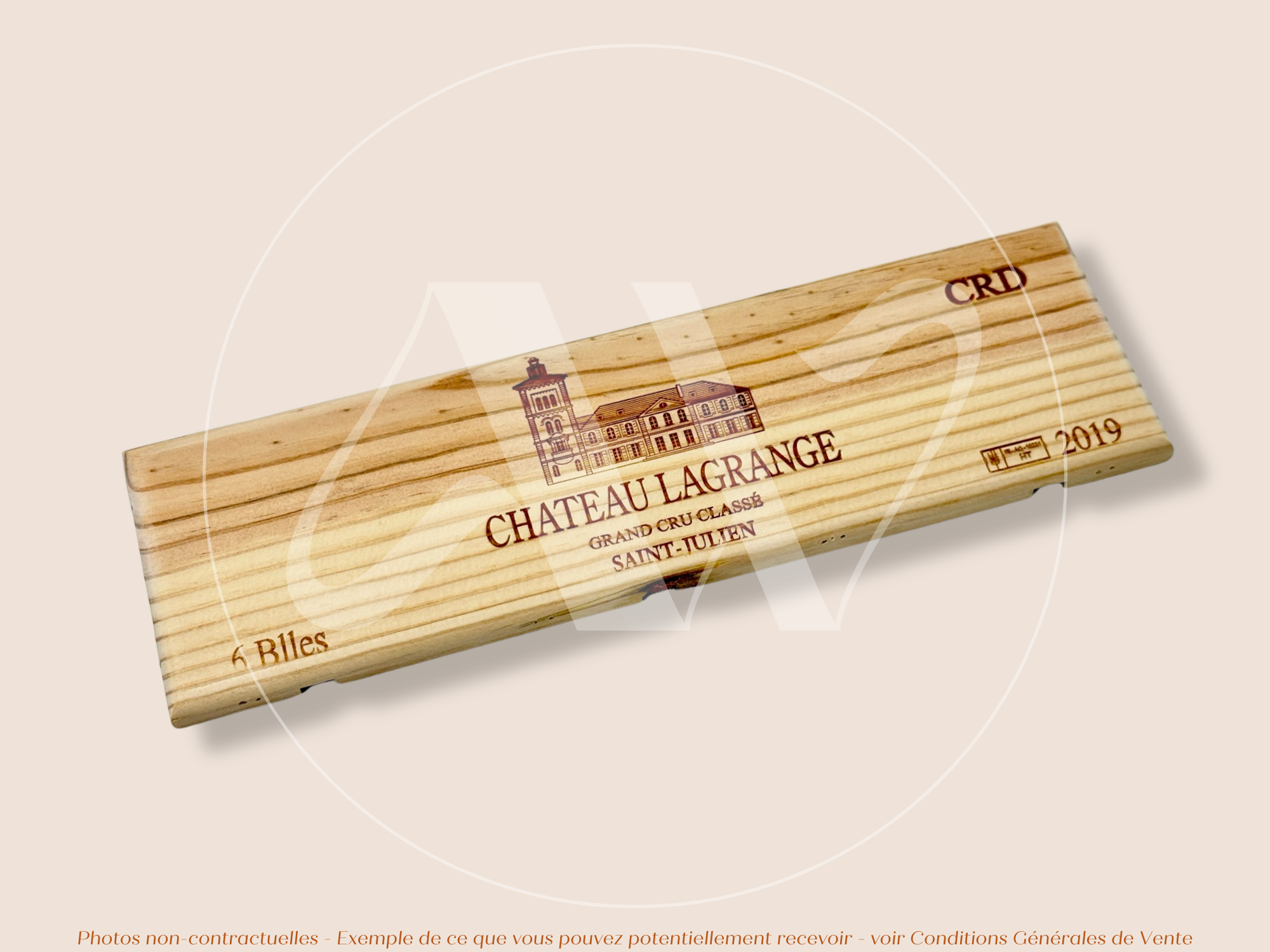 Estampe / Façade d'une caisse de vin en bois du Chateau Lagrange - 2019 - Bordeaux | Format 6 bouteilles = 30x9 cm