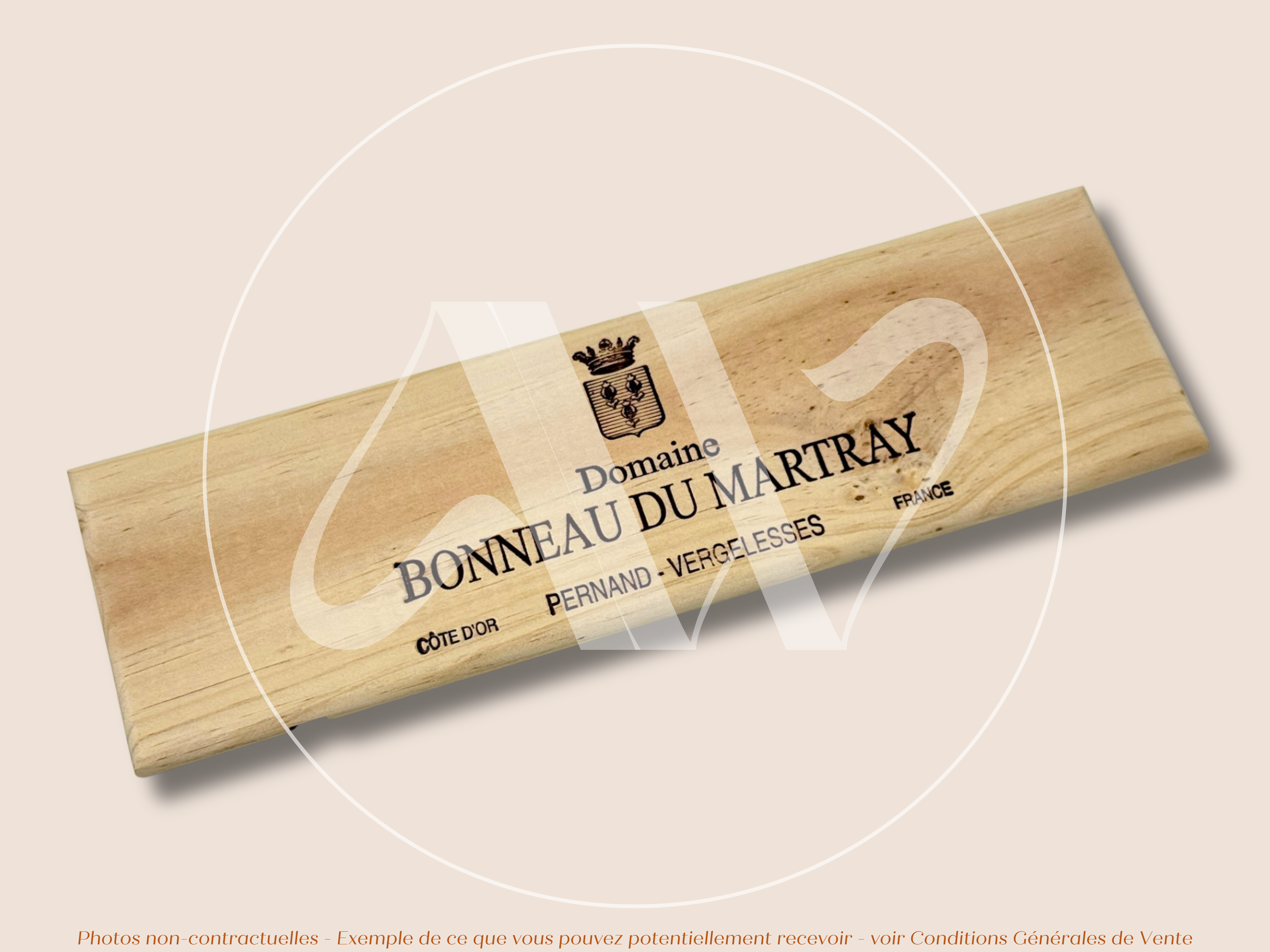 Domaine Bonneau du Martray — Pernand-Vergelesses — Côte de Beaune — Bourgogne — France — Sans millésime — 30 × 9 cm — Façade flamme caisse de vin en bois