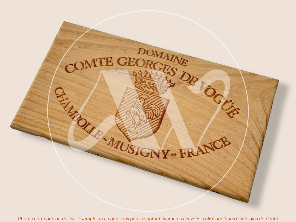Domaine Comte Georges de Vogüé — Bourgogne — France — Chambolle-Musigny — Sans millésime — 30 × 17 cm — Estampe caisse de vin en bois