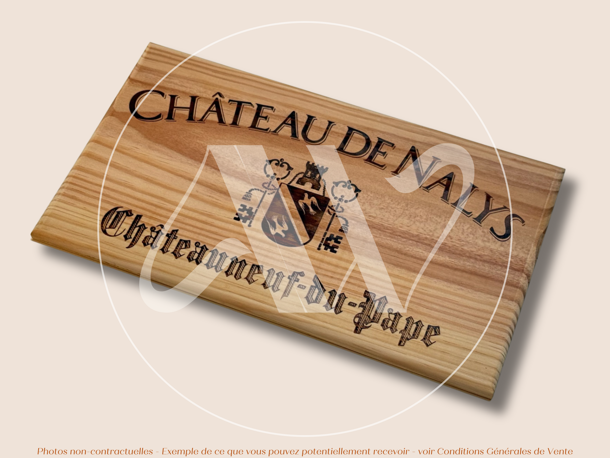 Estampe / Façade d'une caisse de vin en bois du Chateau de Nalys - Guigal - Chateauneuf du Pape - Rhône | Format 6 bouteilles = 30x17 cm