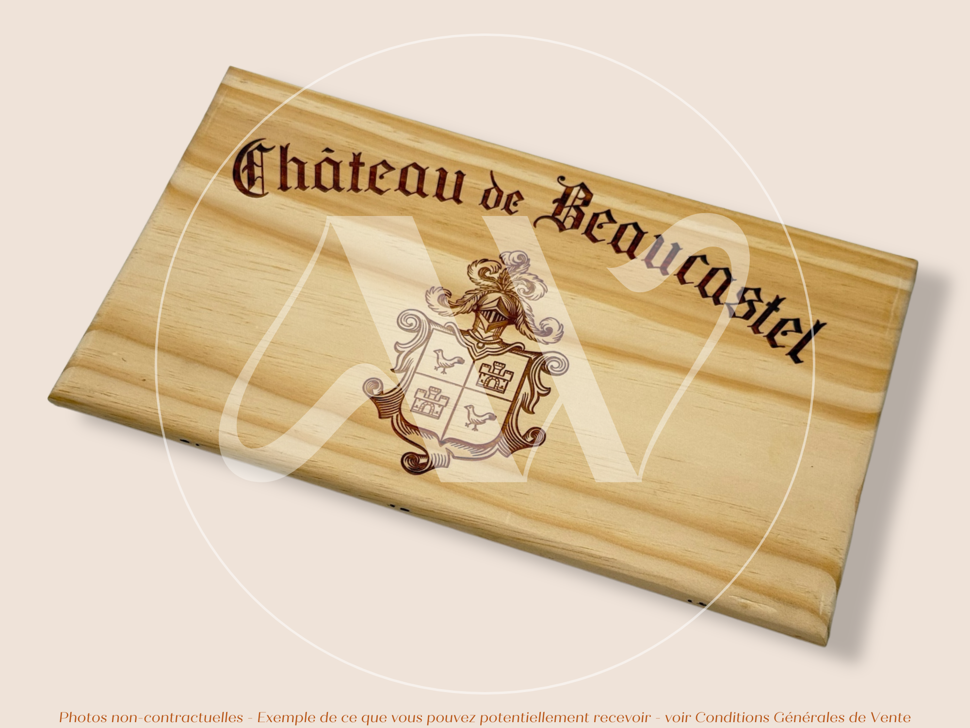 Estampe / Façade d'une caisse de vin en bois du Chateau de Beaucastel - Vallée du Rhone | Format 6 bouteilles = 30x17 cm