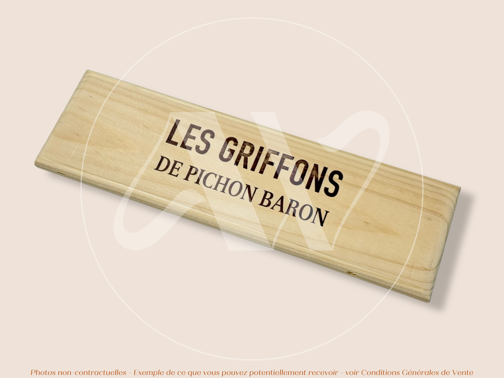 Estampe / Façade d'une caisse de vin en bois Les Griffons du Chateau Pichon Baron - 2020 - Bordeaux | Format 6 bouteilles = 30x9 cm