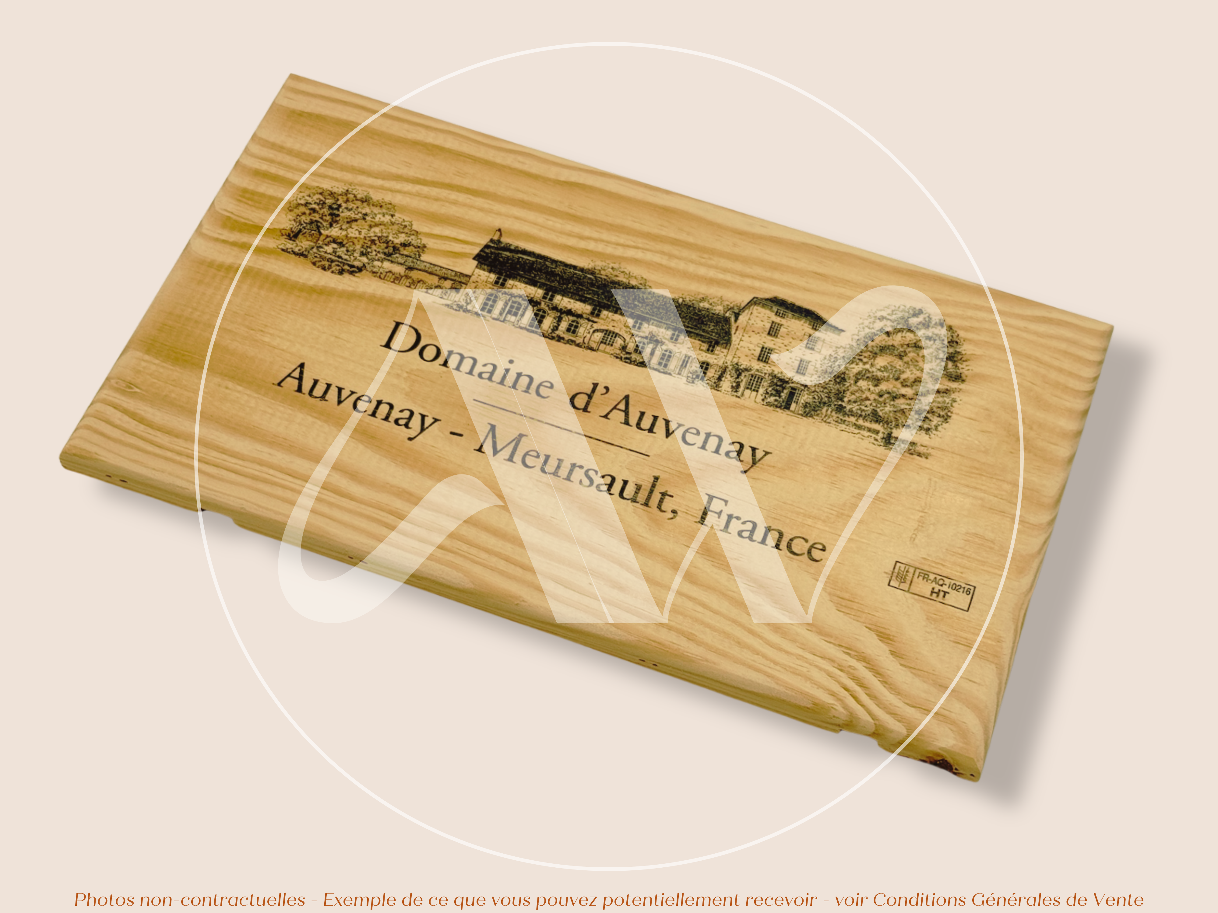 Domaine d'Auvenay — Bourgogne — France — Meursault — Sans millésime — 30 × 17 cm — Estampe caisse de vin en bois