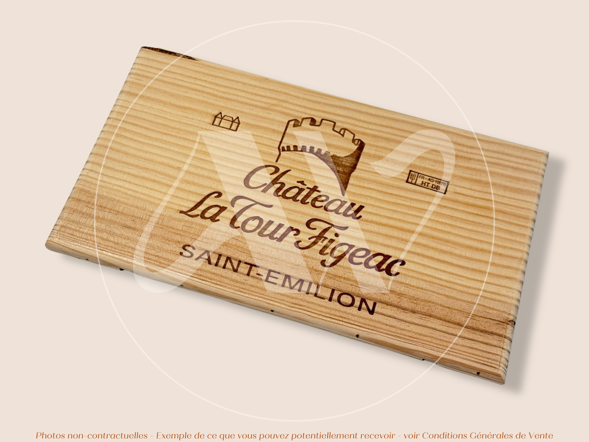 Estampe / Façade d'une caisse de vin en bois du Chateau La Tour Figeac - Saint Emilion - Bordeaux | Format 6 bouteilles = 30x17 cm