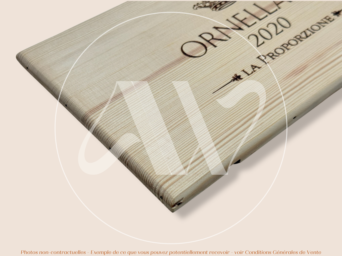 Estampe / Façade d'une caisse de vin en bois du Domaine Ornellaia - Toscane - Italie | Format 6 bouteilles = 30x17 cm PM