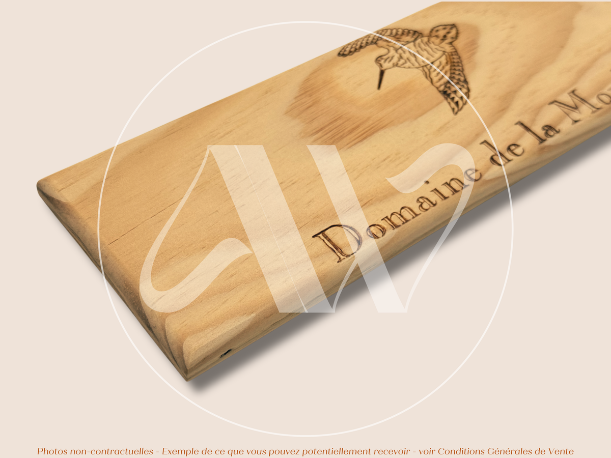 Estampe / Façade d'une caisse de vin en bois du Domaine de la Mordorée - Vallée du Rhône | Format 1 bouteille = 30x9 cm