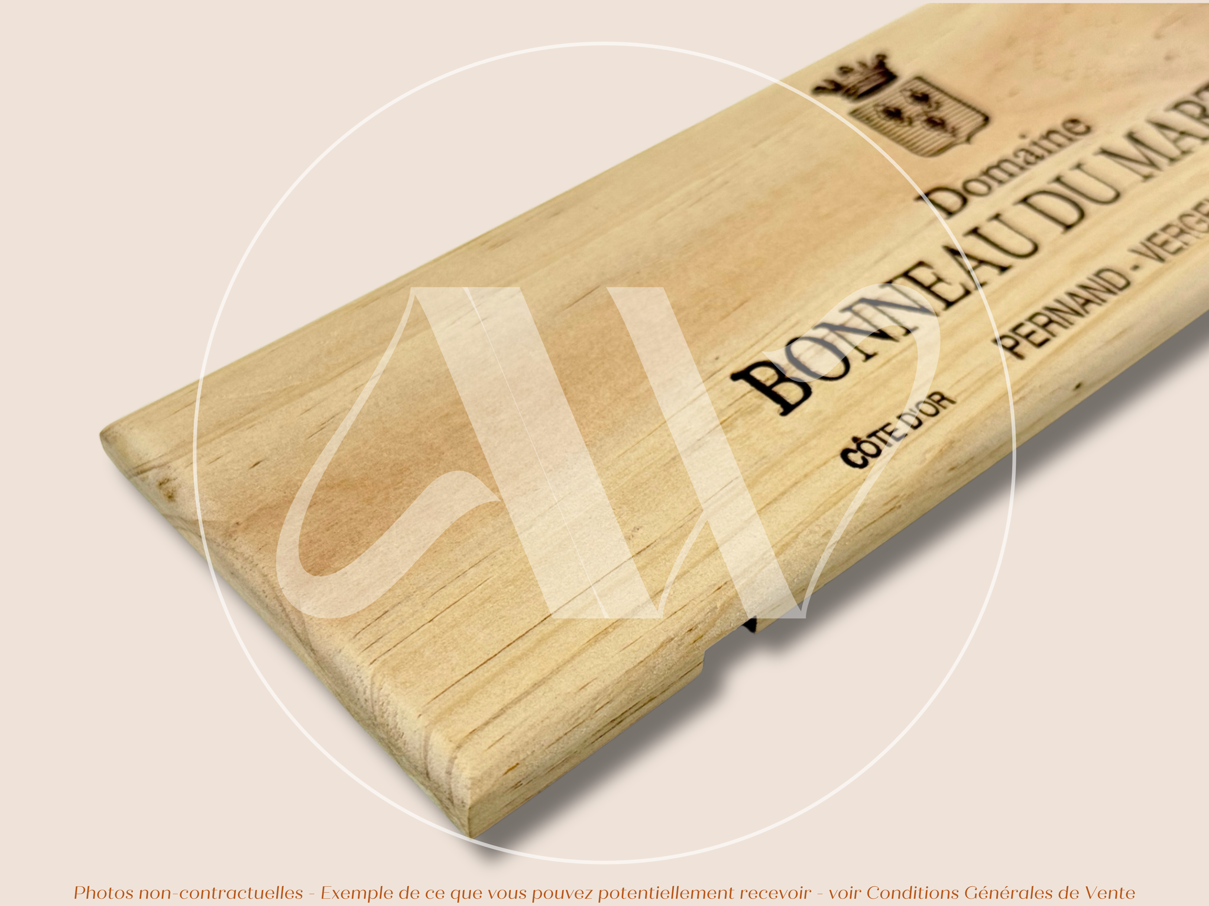 Domaine Bonneau du Martray — Pernand-Vergelesses — Côte de Beaune — Bourgogne — France — Sans millésime — 30 × 9 cm — Façade flamme caisse de vin en bois