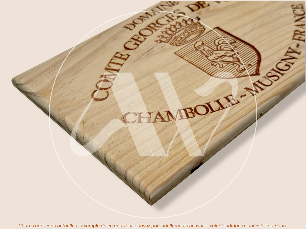 Domaine Comte Georges de Vogüé — Bourgogne — France — Chambolle-Musigny — Sans millésime — 30 × 17 cm — Estampe caisse de vin en bois