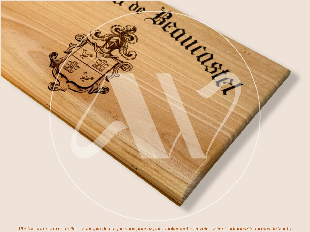 Estampe / Façade d'une caisse de vin en bois du Chateau de Beaucastel - Vallée du Rhone | Format 6 bouteilles = 30x17 cm