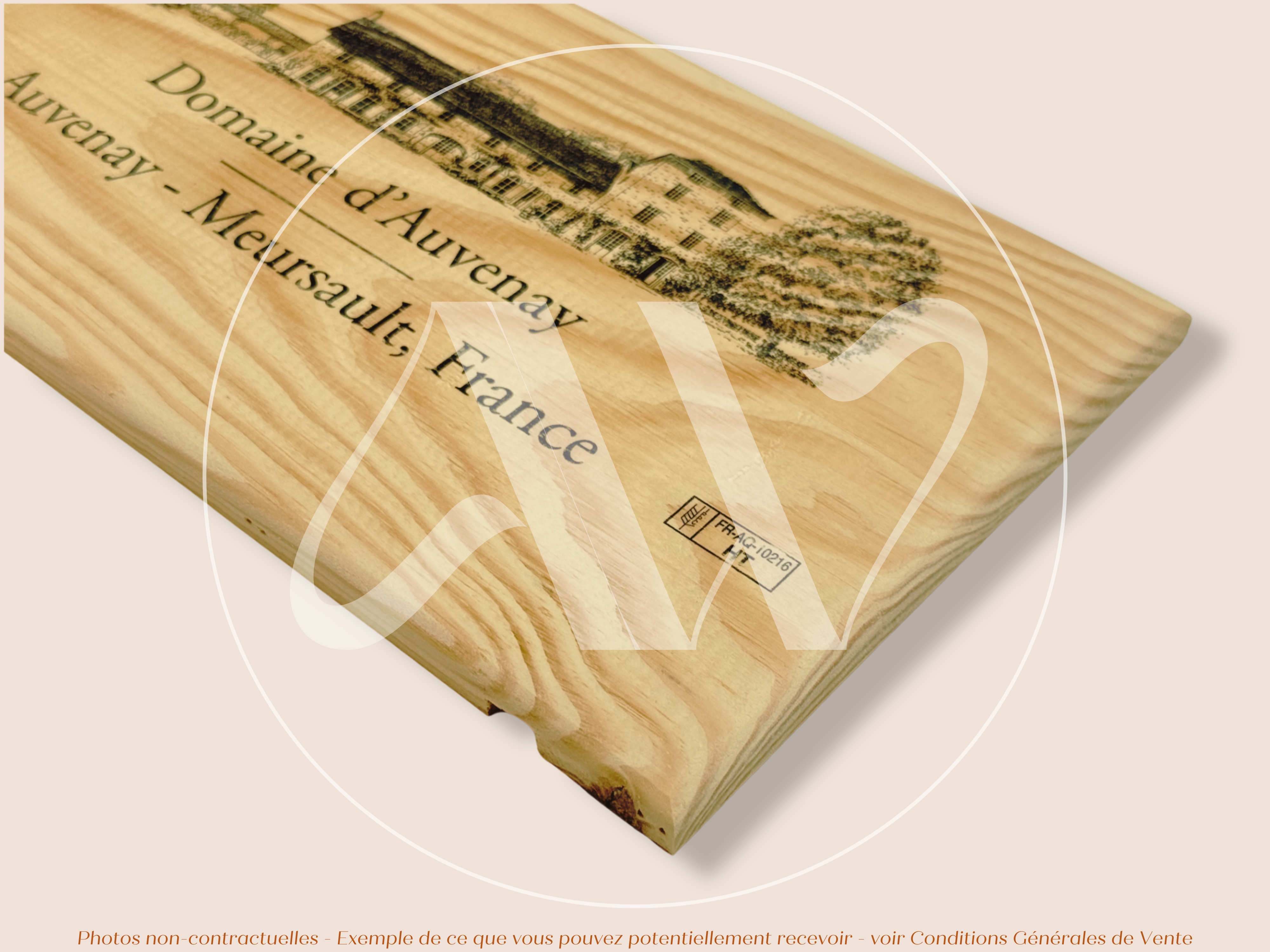Domaine d'Auvenay — Bourgogne — France — Meursault — Sans millésime — 30 × 17 cm — Estampe caisse de vin en bois