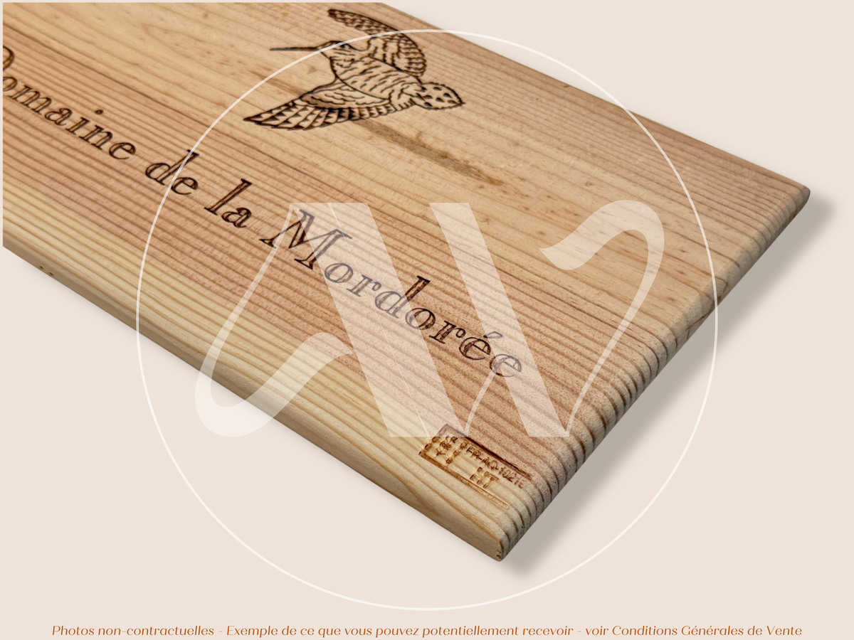 Estampe / Façade d'une caisse de vin en bois du Domaine de la Mordorée - Vallée du Rhône | Format 6 bouteilles = 30x17 cm