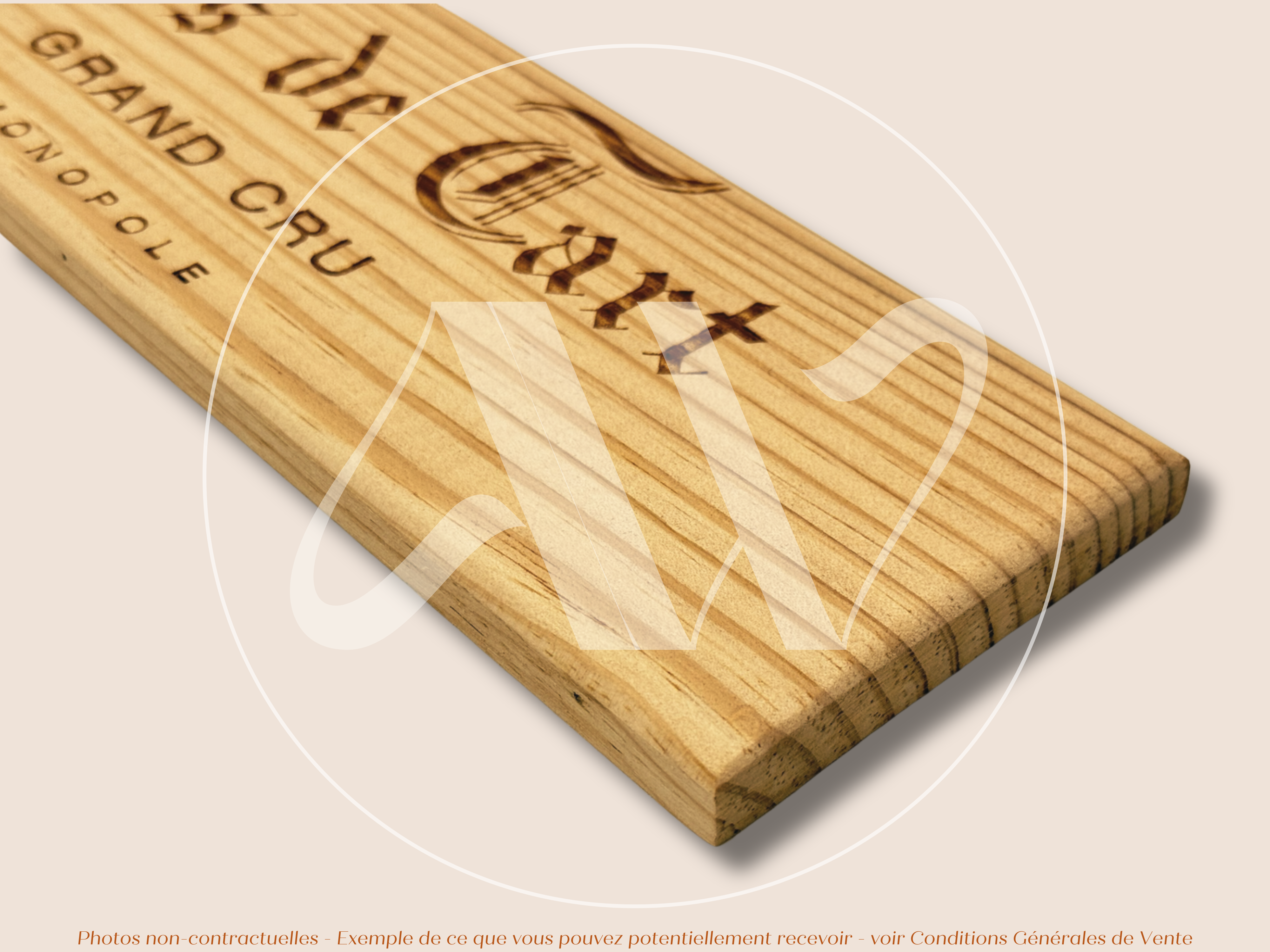 Clos de Tart — Morey-Saint-Denis — Bourgogne — France — Grand Cru Monopole — Sans millésime — 30 × 9 cm — Façade plaque caisse de vin en bois