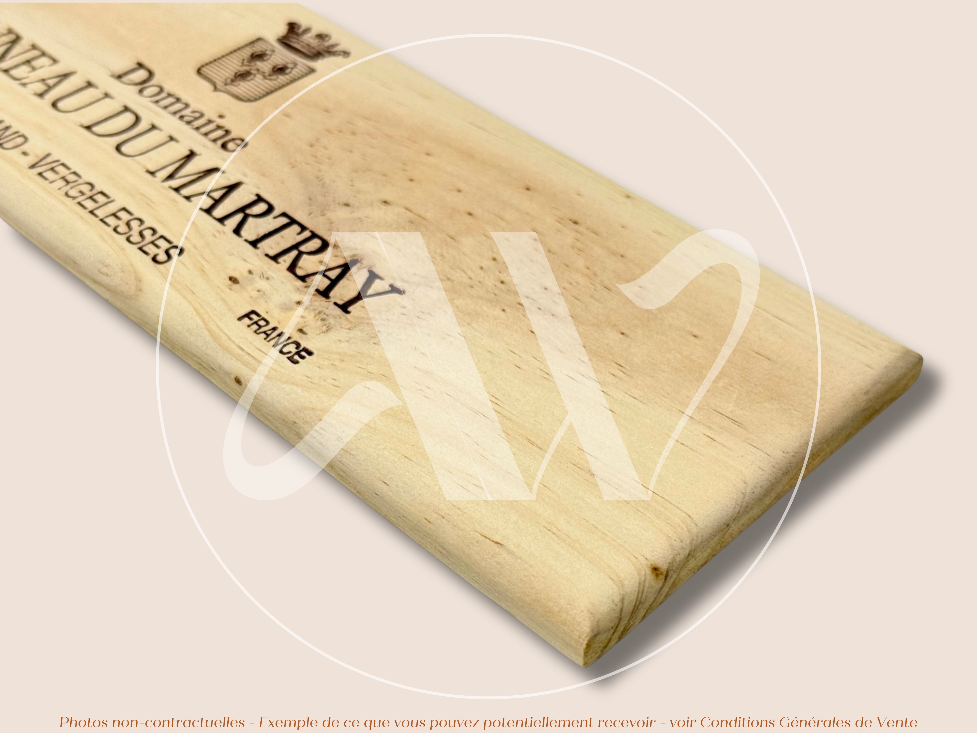 Domaine Bonneau du Martray — Pernand-Vergelesses — Côte de Beaune — Bourgogne — France — Sans millésime — 30 × 9 cm — Façade flamme caisse de vin en bois
