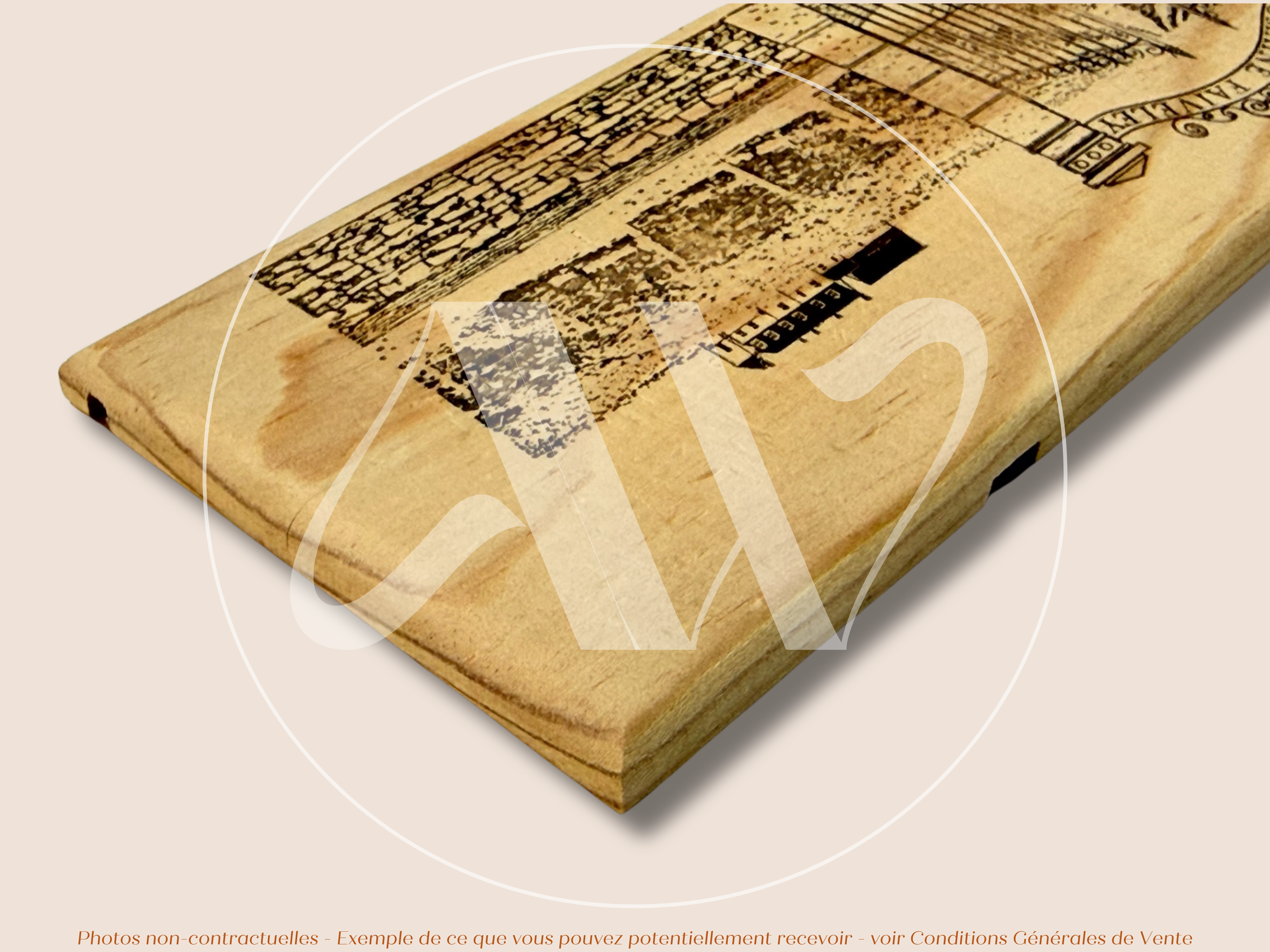 Domaine Faiveley — Nouveau modèle — Nuits-Saint-Georges — Côte de Nuits — Bourgogne — France — Sans millésime — 30 × 9 cm — Façade plaque caisse de vin en bois