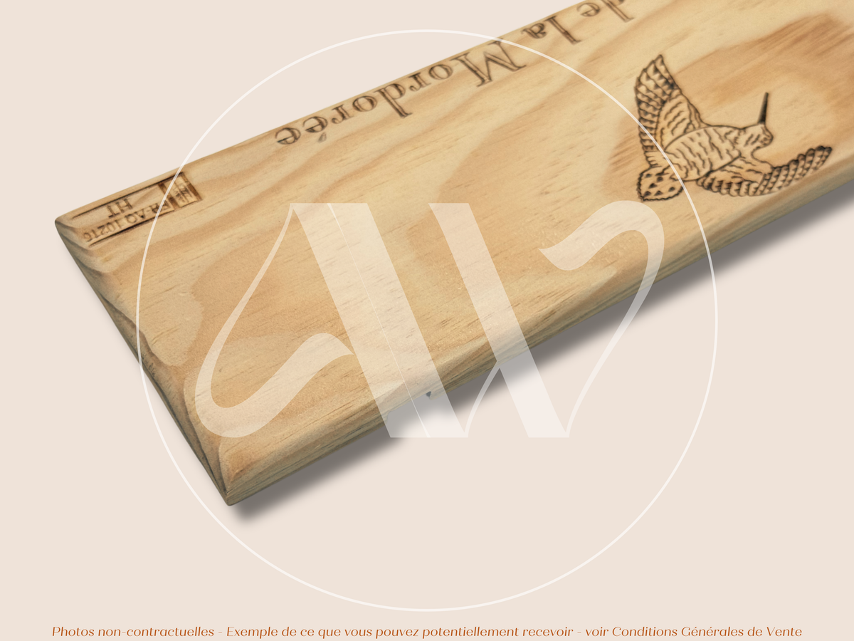 Estampe / Façade d'une caisse de vin en bois du Domaine de la Mordorée - Vallée du Rhône | Format 1 bouteille = 30x9 cm