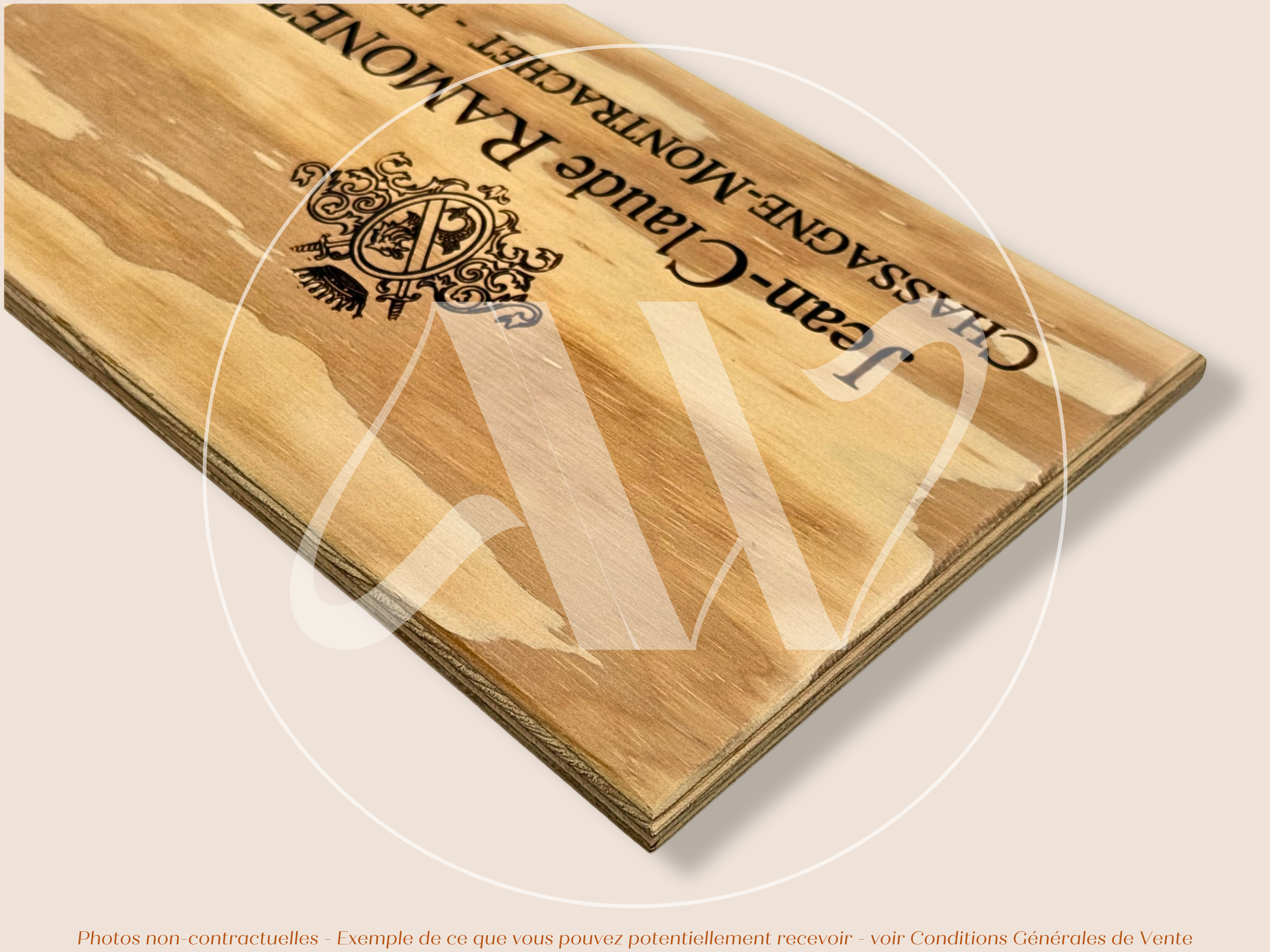 Jean-Claude Ramonet — Bourgogne — France — Chassagne-Montrachet — Sans millésime — 30 × 17 cm — Couvercle plaque caisse de vin en bois