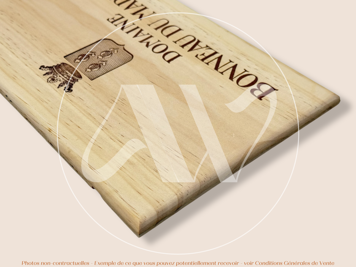 Domaine Bonneau du Martray — Bourgogne — France — Corton-Charlemagne & Corton Grands Crus — Sans millésime — 30 × 17 cm — Façade caisse de vin en bois