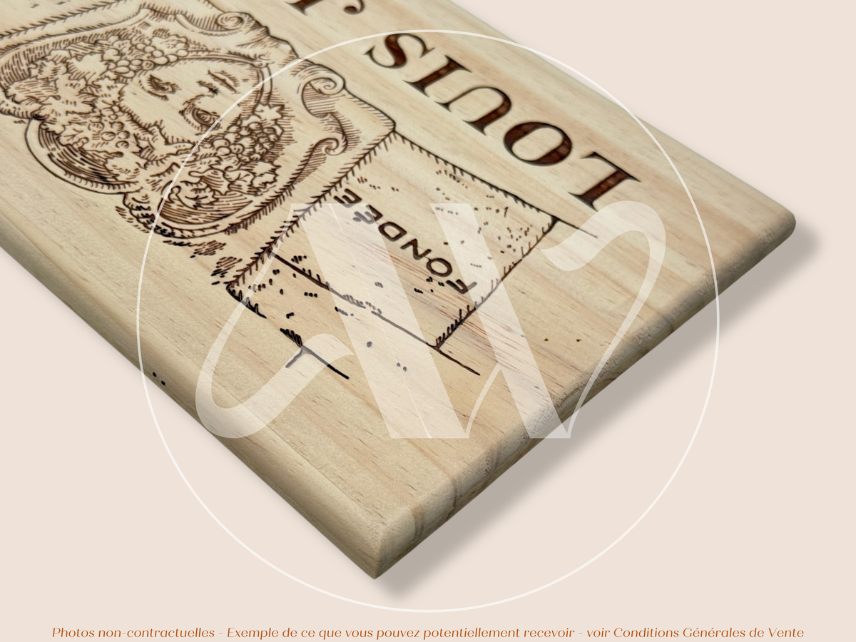 Maison Louis Jadot — Bourgogne — France — Tête de Bacchus — Sans millésime — 30 × 17 cm — Estampe caisse de vin en bois
