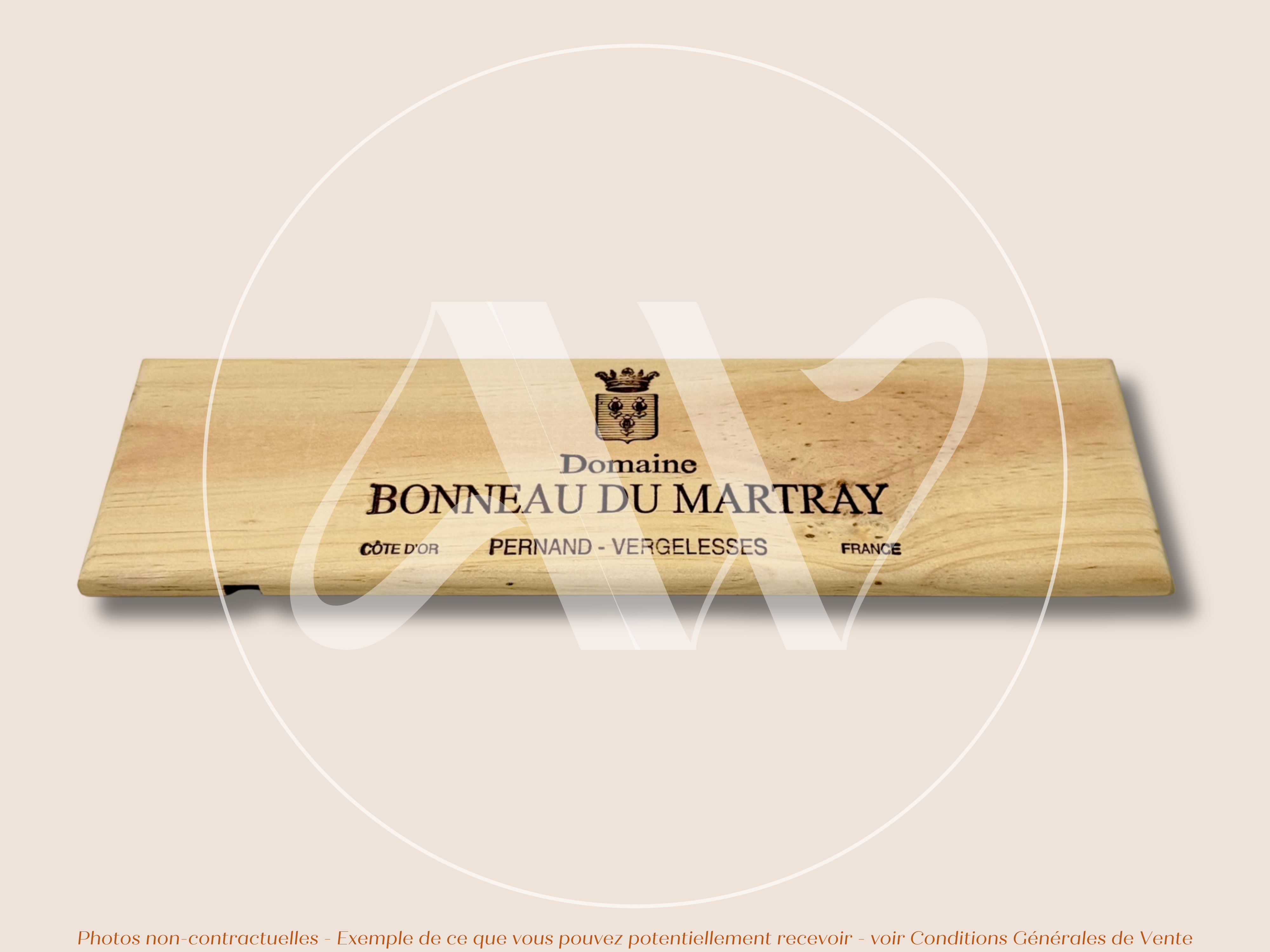 Domaine Bonneau du Martray — Pernand-Vergelesses — Côte de Beaune — Bourgogne — France — Sans millésime — 30 × 9 cm — Façade flamme caisse de vin en bois