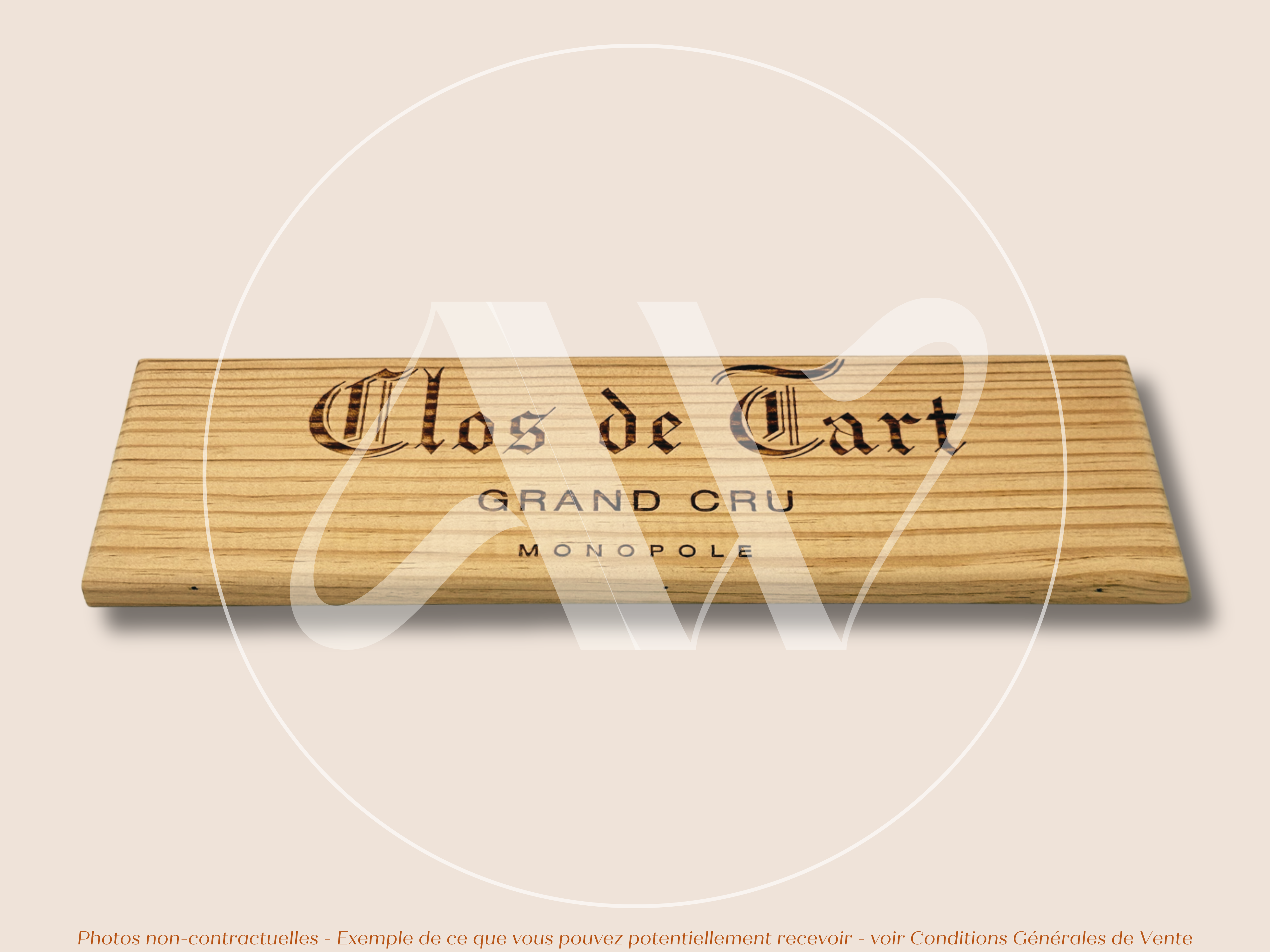 Clos de Tart — Morey-Saint-Denis — Bourgogne — France — Grand Cru Monopole — Sans millésime — 30 × 9 cm — Façade plaque caisse de vin en bois