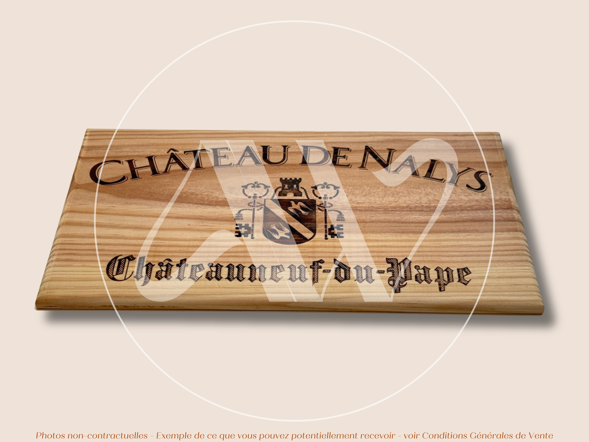 Estampe / Façade d'une caisse de vin en bois du Chateau de Nalys - Guigal - Chateauneuf du Pape - Rhône | Format 6 bouteilles = 30x17 cm