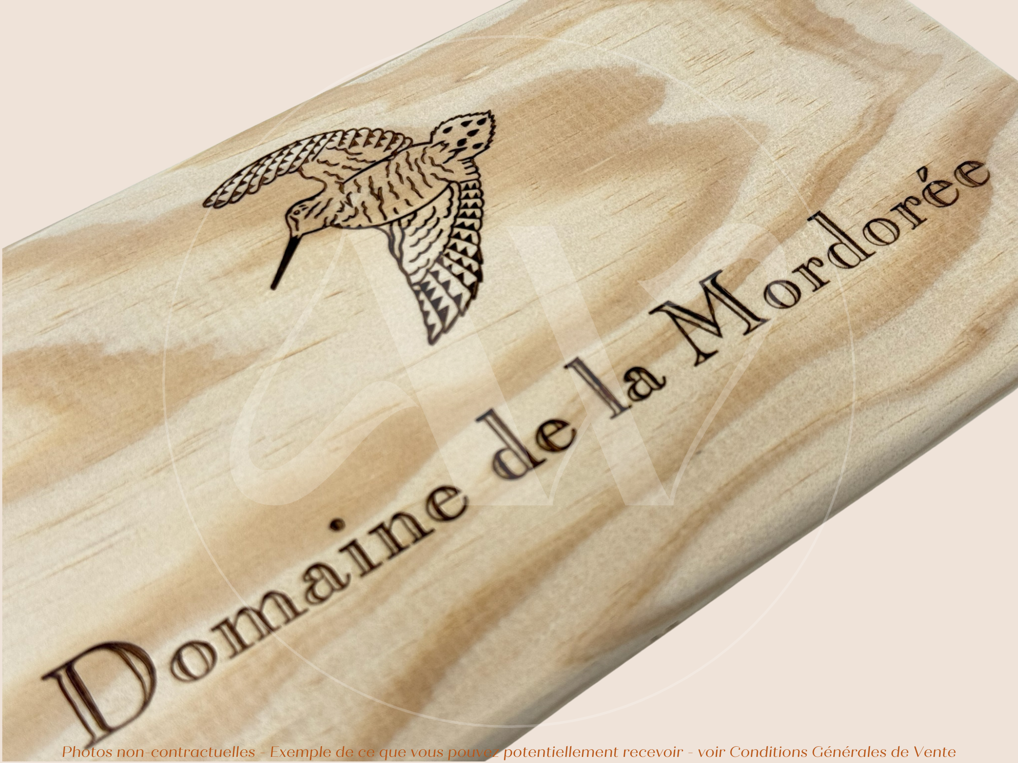 Estampe / Façade d'une caisse de vin en bois du Domaine de la Mordorée - Vallée du Rhône | Format 6 bouteilles = 30x17 cm