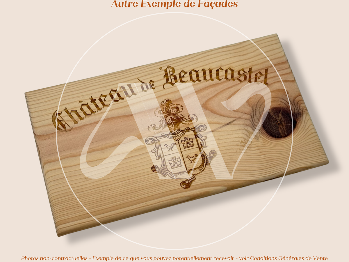 Estampe / Façade d'une caisse de vin en bois du Chateau de Beaucastel - Vallée du Rhone | Format 6 bouteilles = 30x17 cm