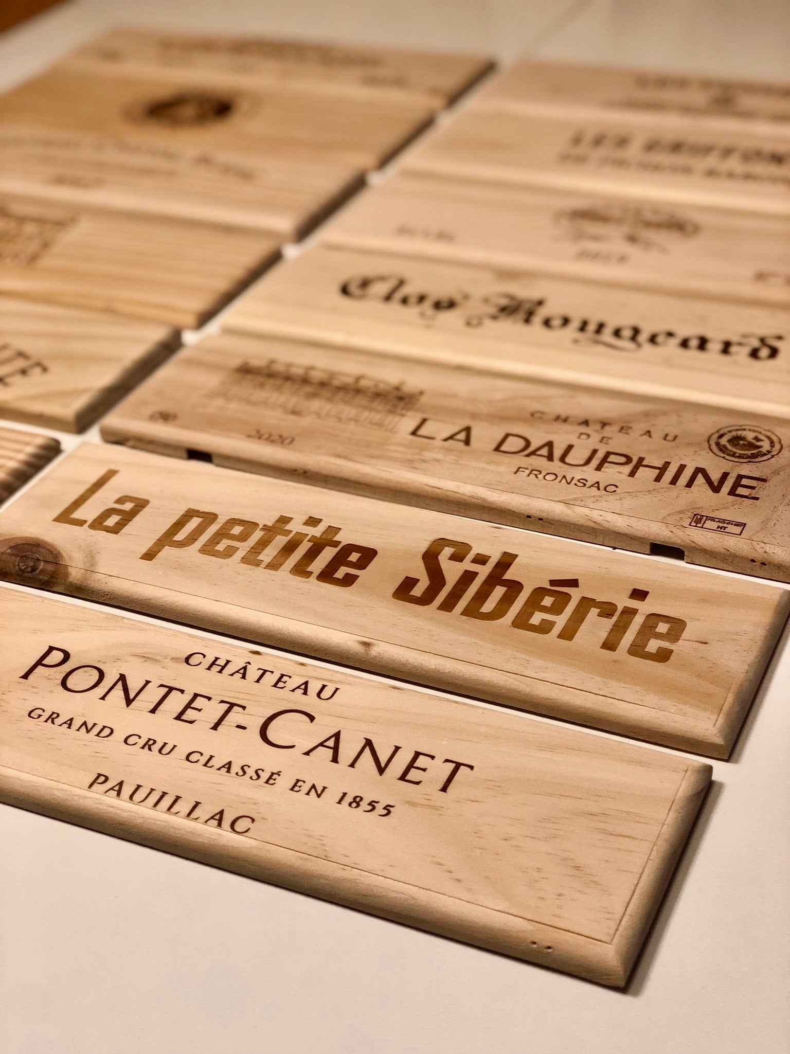 Estampe / Façade d'une caisse de vin en bois du Chateau Pontet Canet - Bordeaux | Format 1 bouteille = 30x9 cm