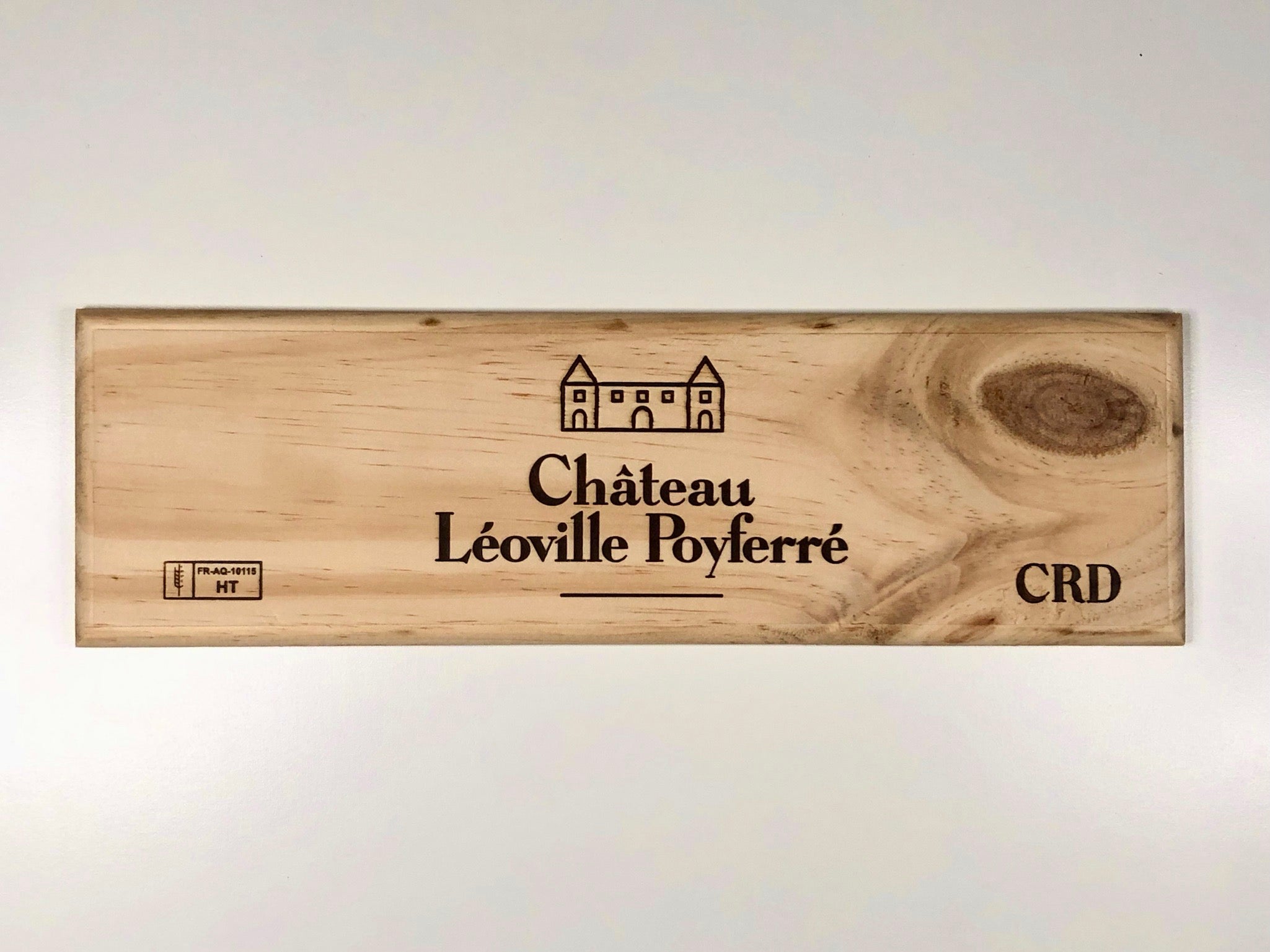 Estampe / Façade d'une caisse de vin en bois du Chateau Léoville Poyferré - Bordeaux | Format 1 bouteille = 30x9 cm